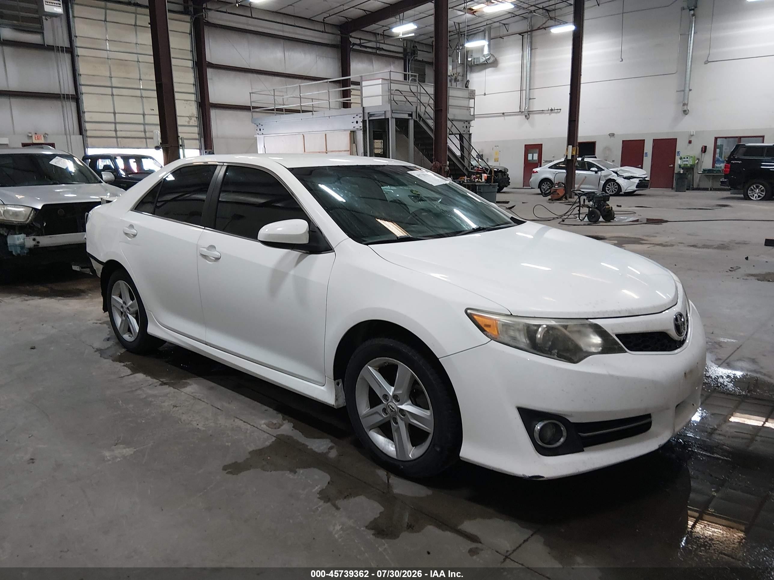 2013 Toyota Camry Se White vin: 4T1BF1FK2DU638492