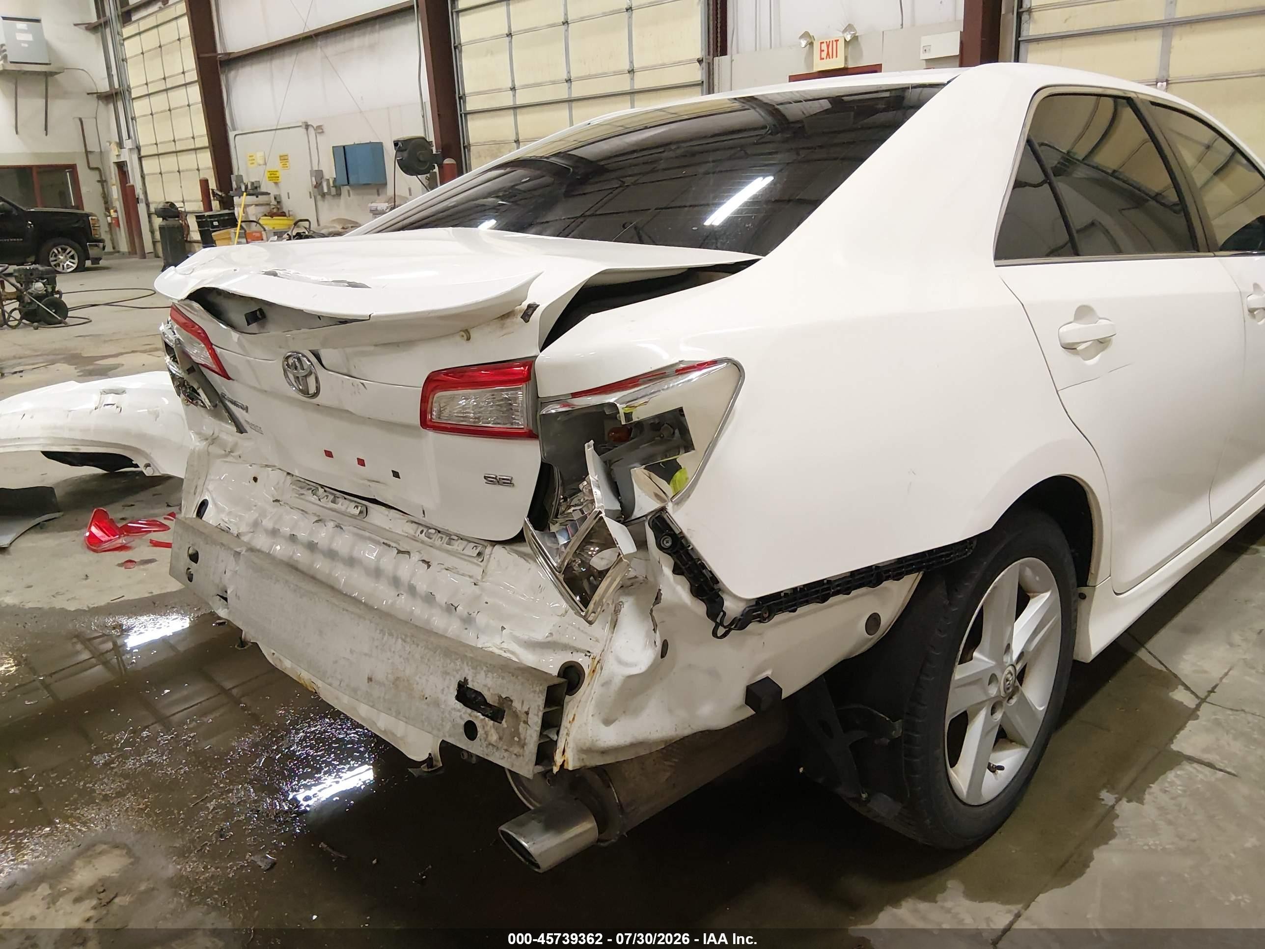 2013 Toyota Camry Se White vin: 4T1BF1FK2DU638492