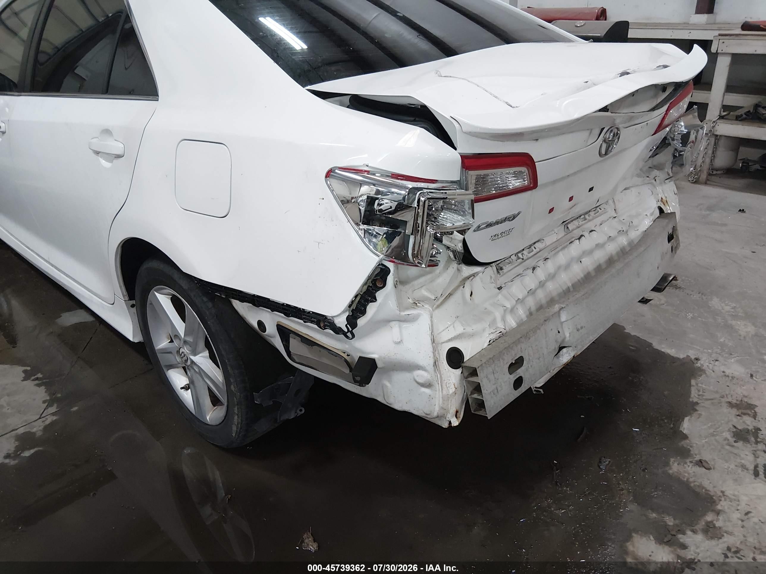2013 Toyota Camry Se White vin: 4T1BF1FK2DU638492