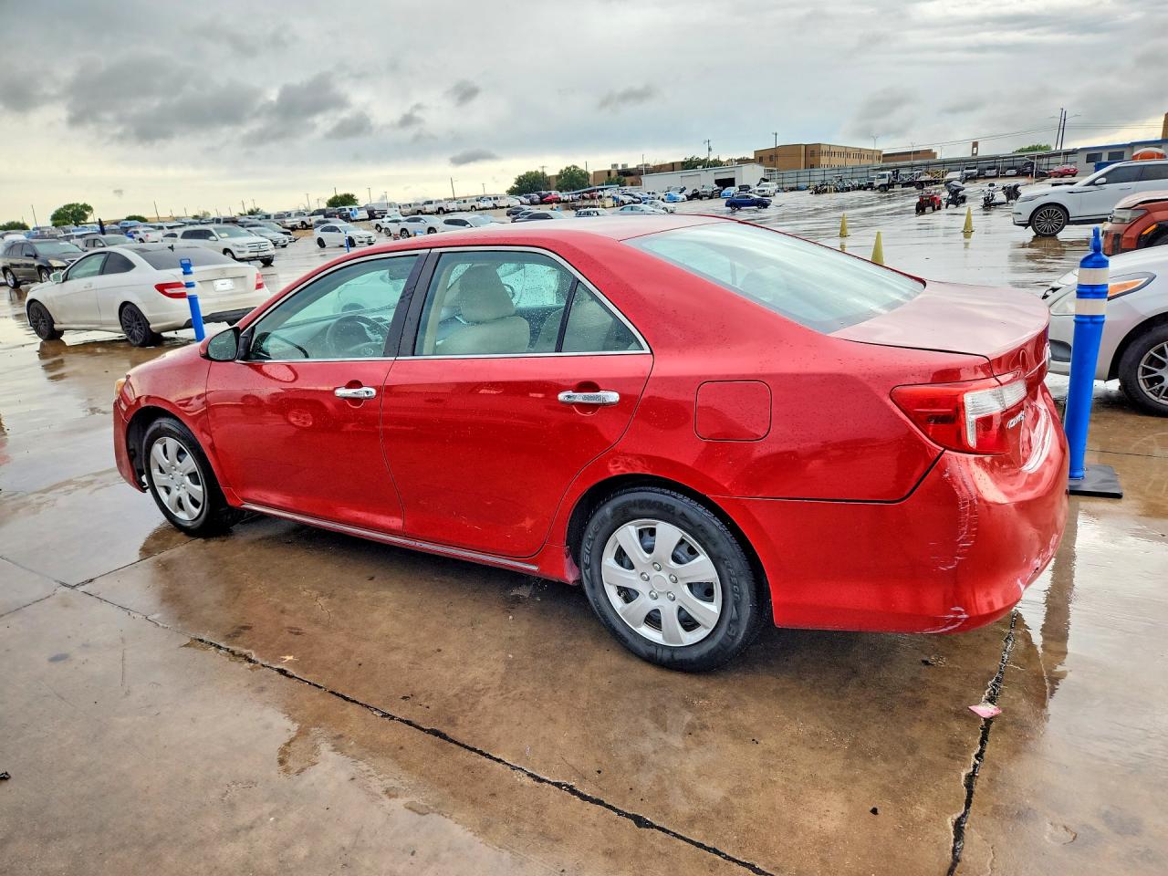 2013 Toyota Camry Le Red vin: 4T1BF1FK2DU645250
