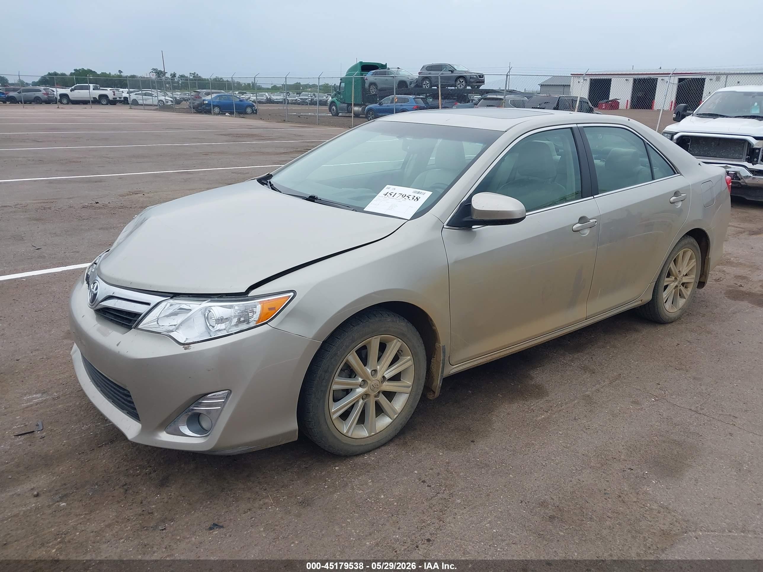 2013 Toyota Camry Xle Gold vin: 4T1BF1FK2DU659620