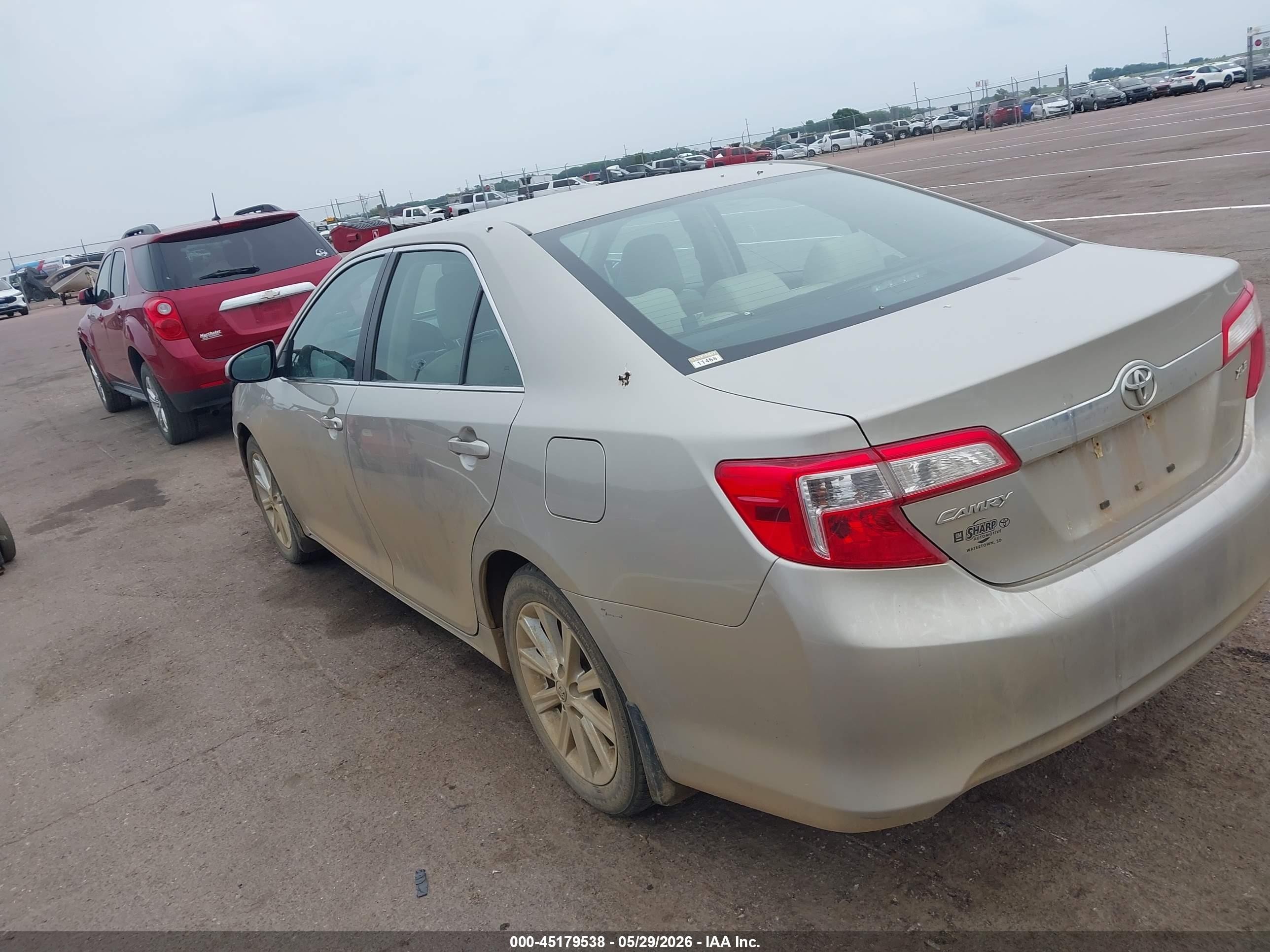 2013 Toyota Camry Xle Gold vin: 4T1BF1FK2DU659620
