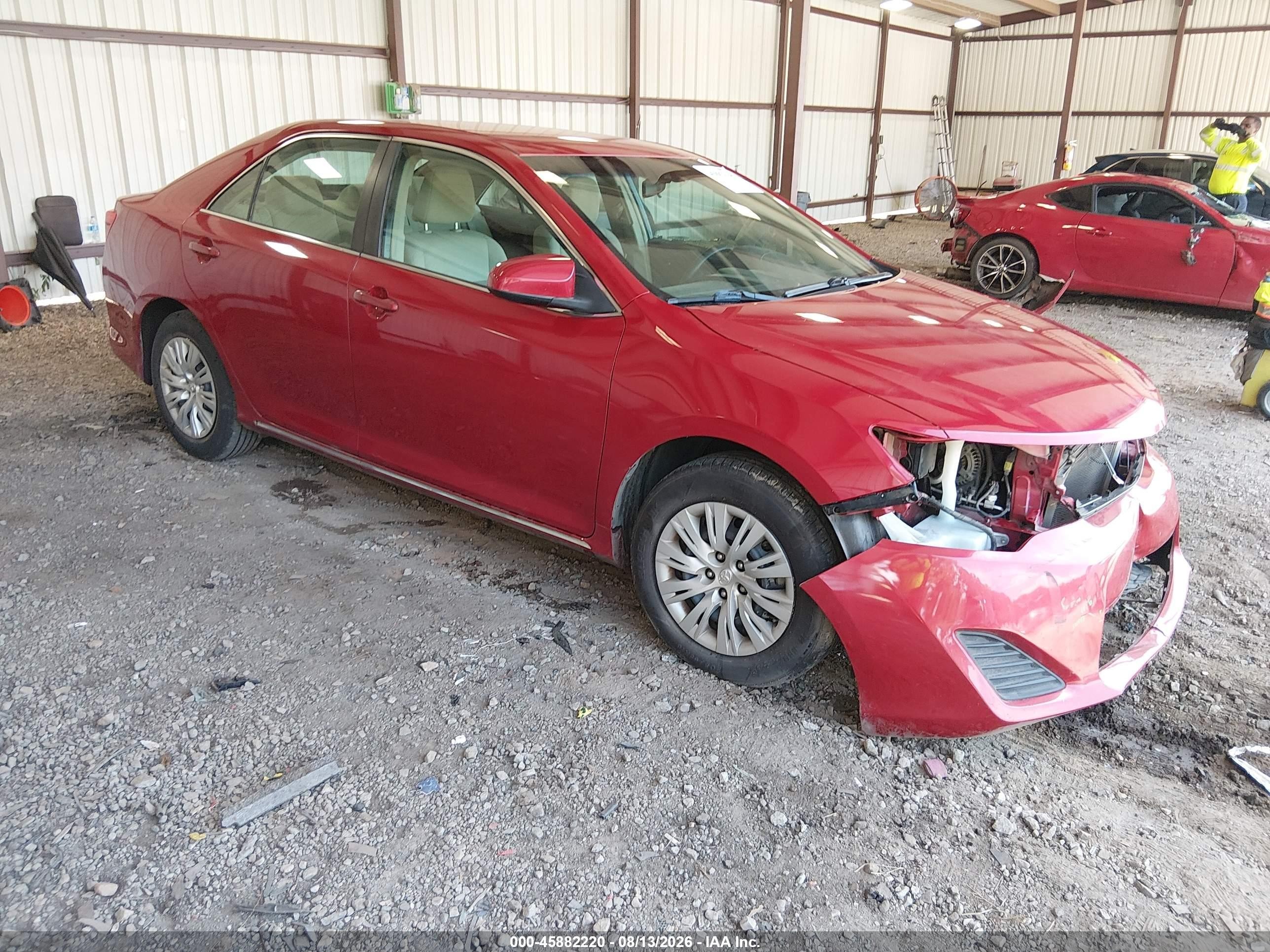 2013 Toyota Camry Le Red vin: 4T1BF1FK2DU689815