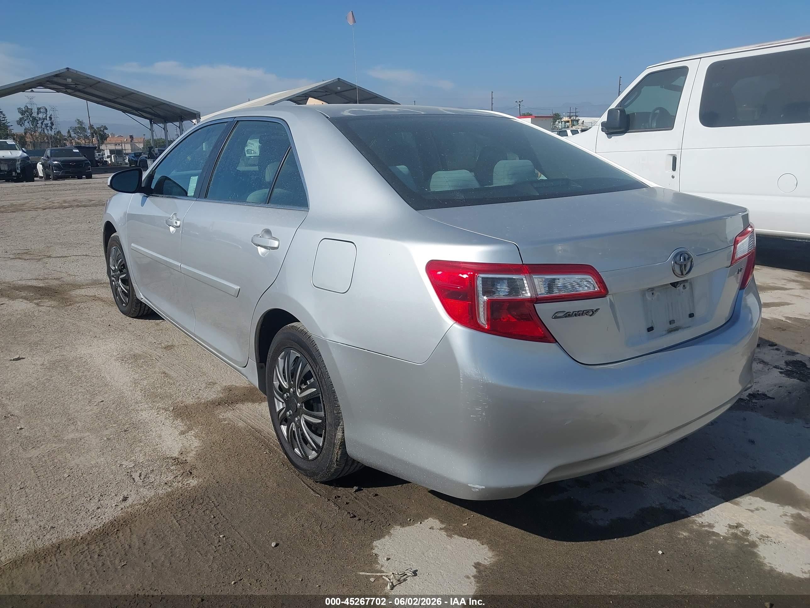 2013 Toyota Camry Le Серебряный vin: 4T1BF1FK2DU708928