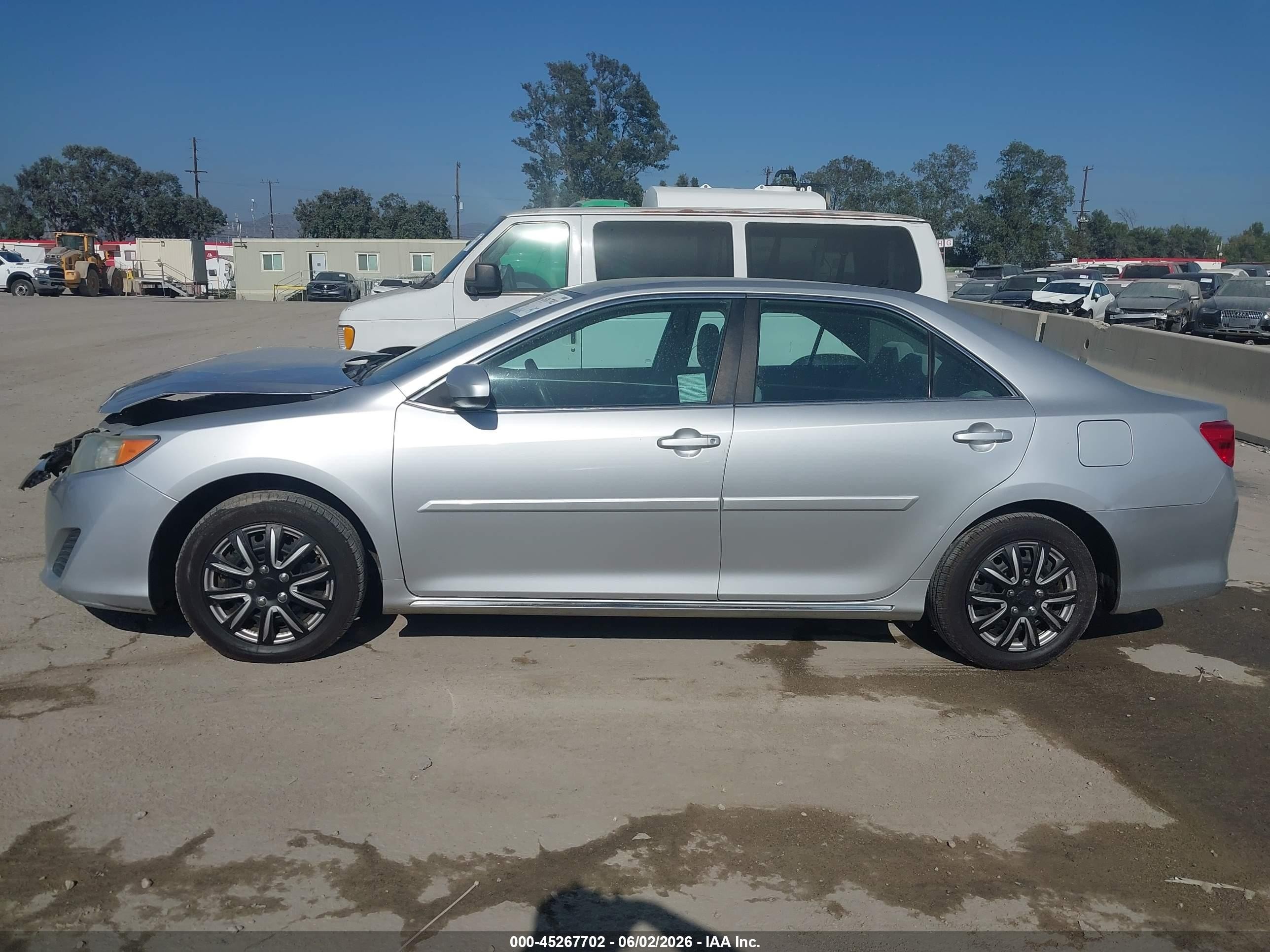2013 Toyota Camry Le Серебряный vin: 4T1BF1FK2DU708928