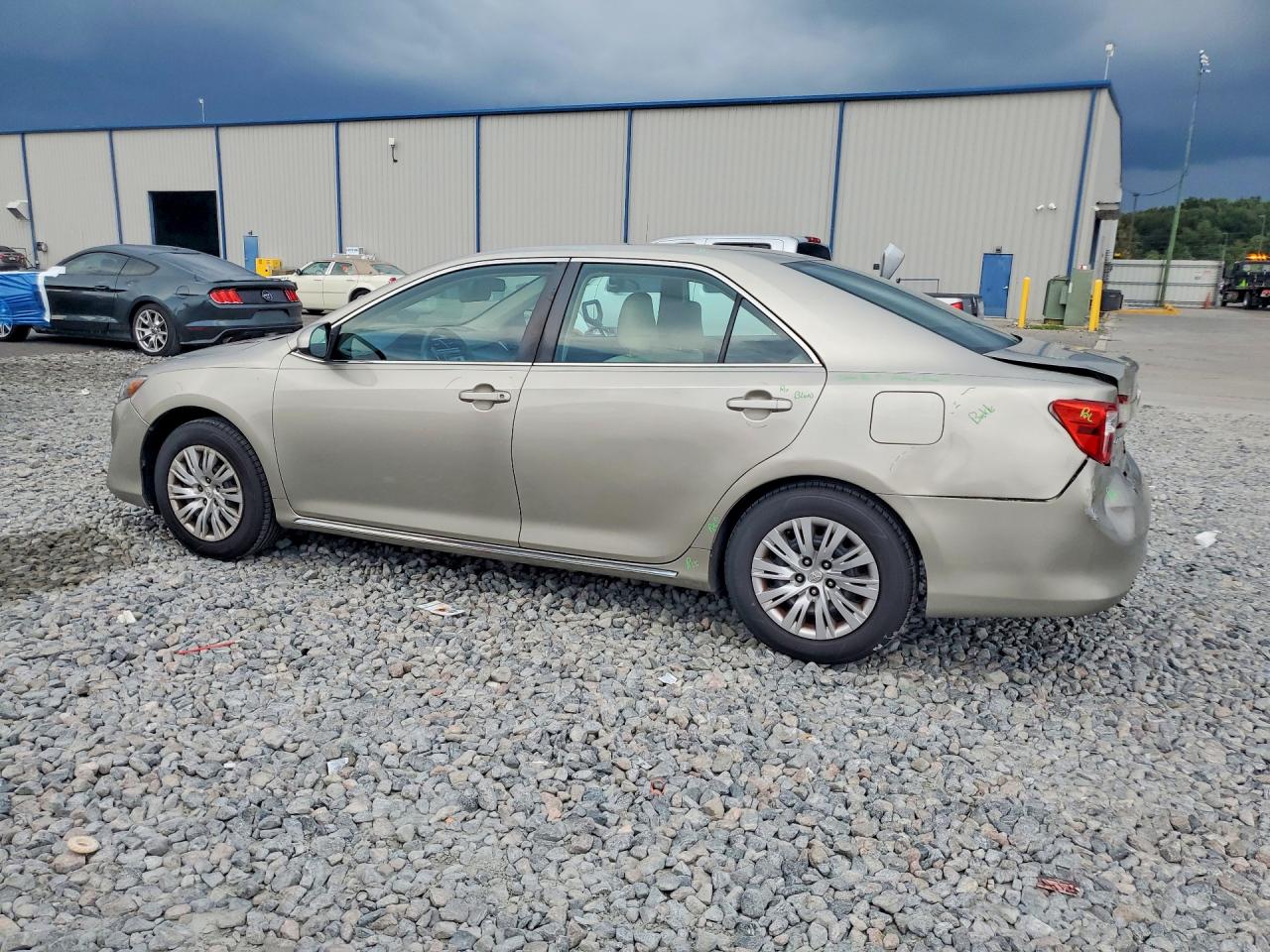 2013 Toyota Camry Le Золотой vin: 4T1BF1FK2DU719699
