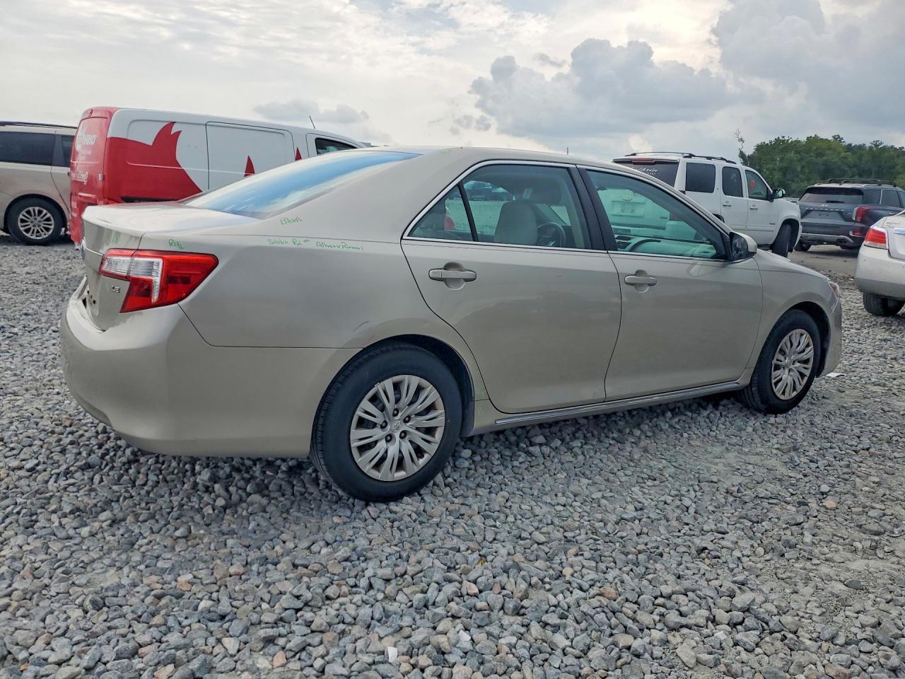 2013 Toyota Camry Le Золотой vin: 4T1BF1FK2DU719699