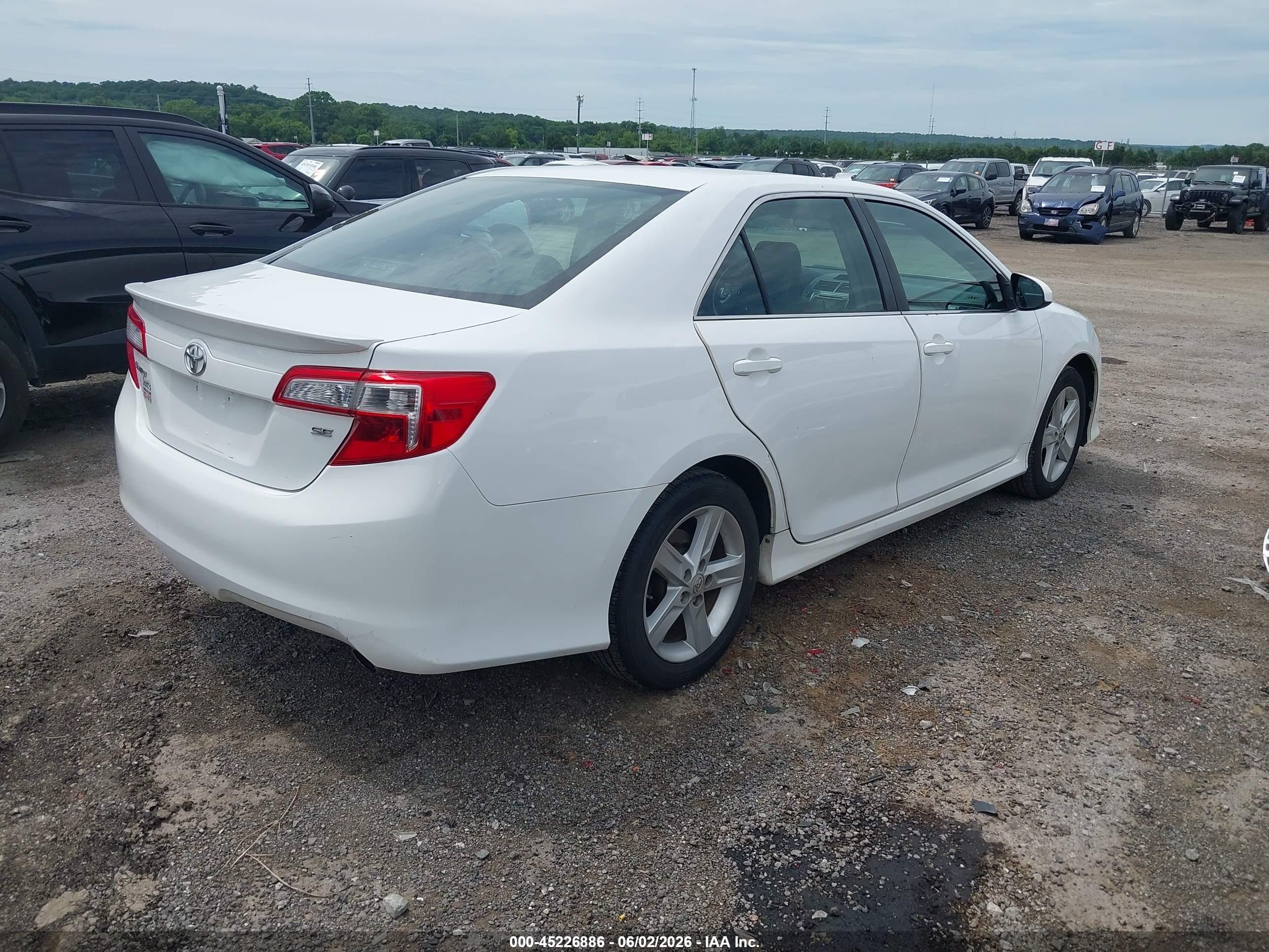2014 Toyota Camry Se White vin: 4T1BF1FK2EU302844