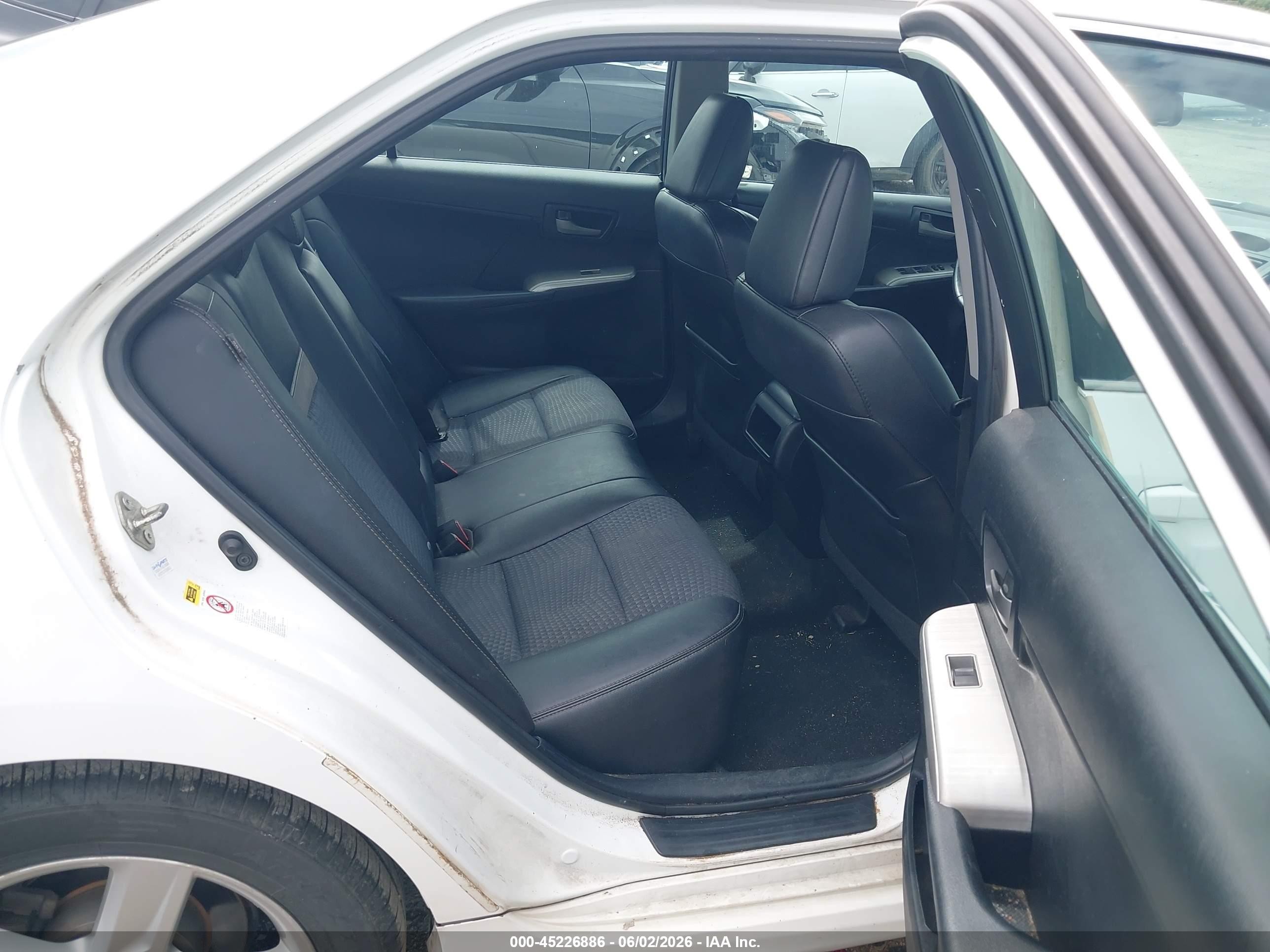 2014 Toyota Camry Se White vin: 4T1BF1FK2EU302844
