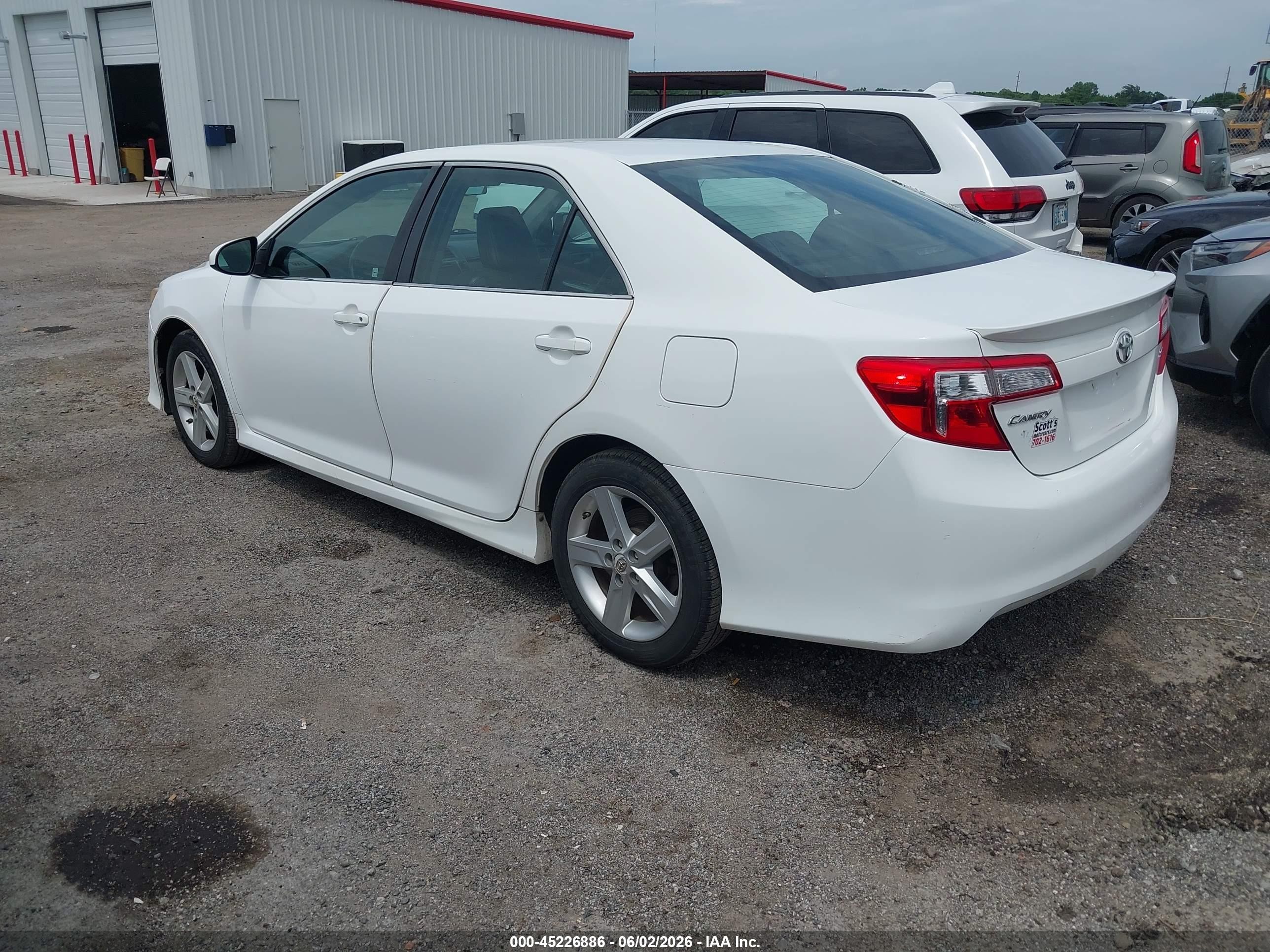 2014 Toyota Camry Se White vin: 4T1BF1FK2EU302844
