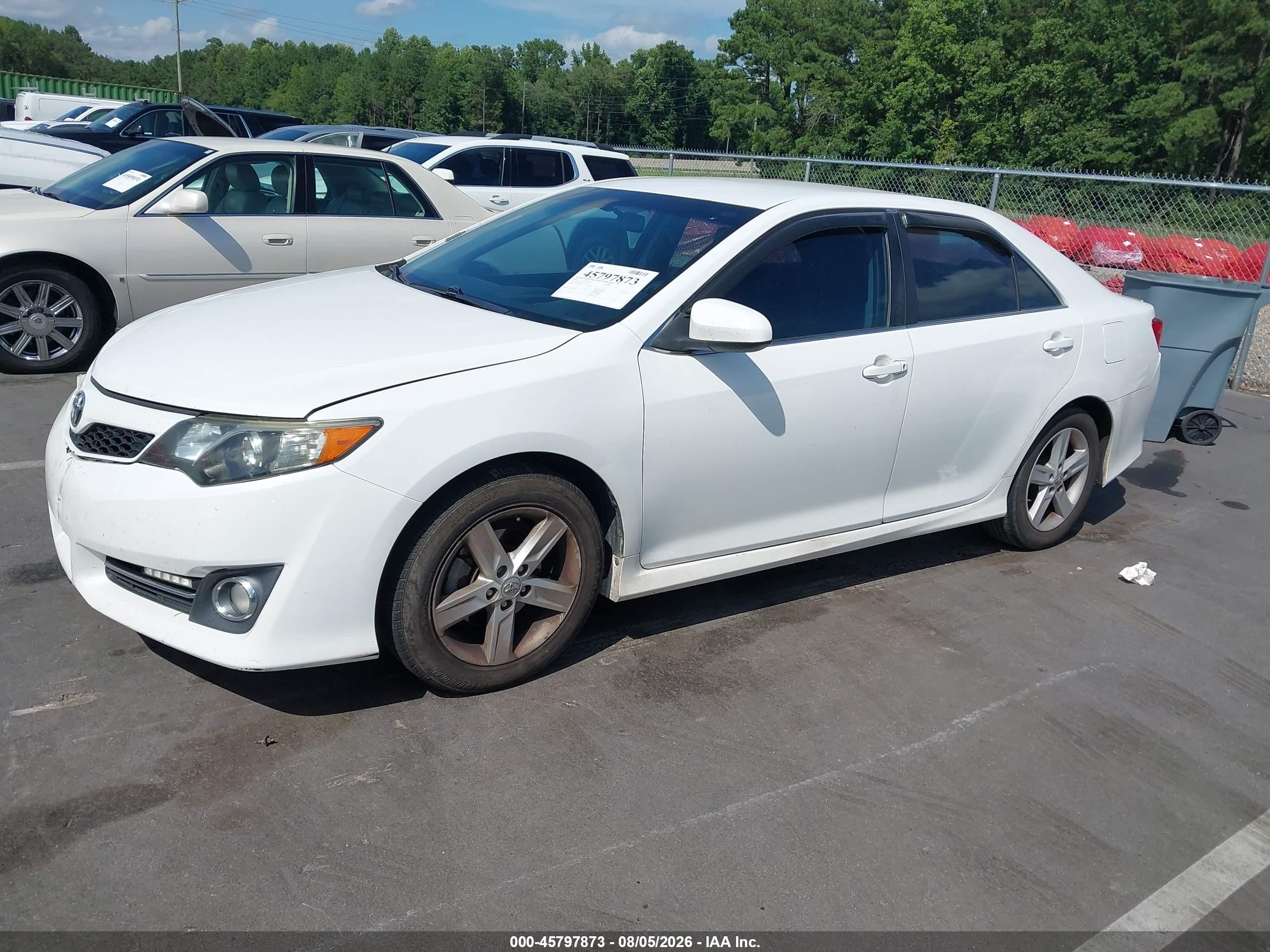 2014 Toyota Camry Se White vin: 4T1BF1FK2EU322575