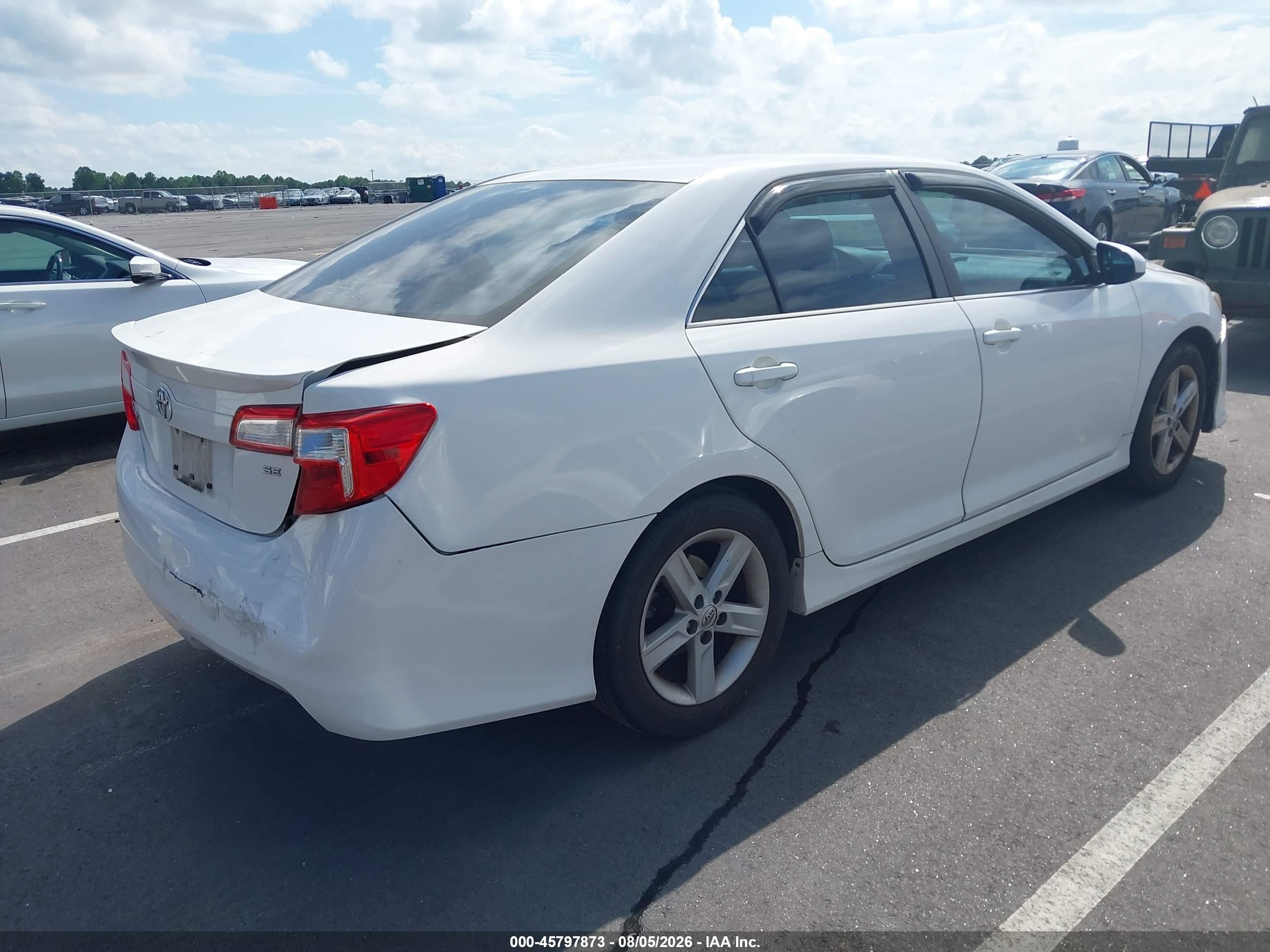 2014 Toyota Camry Se White vin: 4T1BF1FK2EU322575