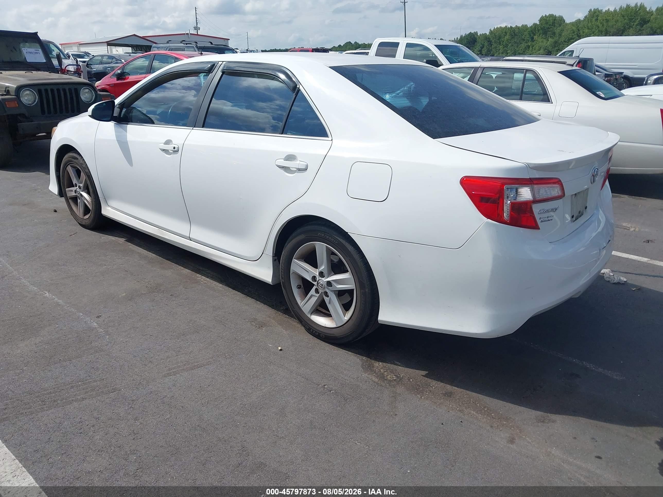 2014 Toyota Camry Se White vin: 4T1BF1FK2EU322575