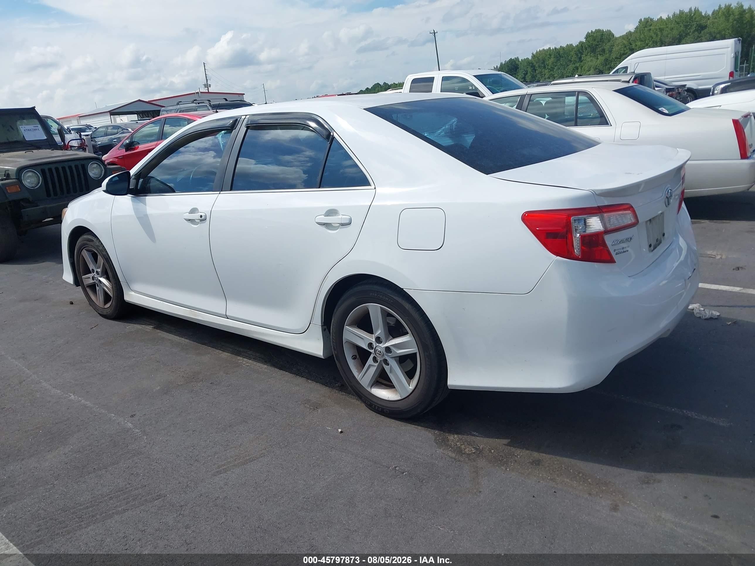 2014 Toyota Camry Se White vin: 4T1BF1FK2EU322575