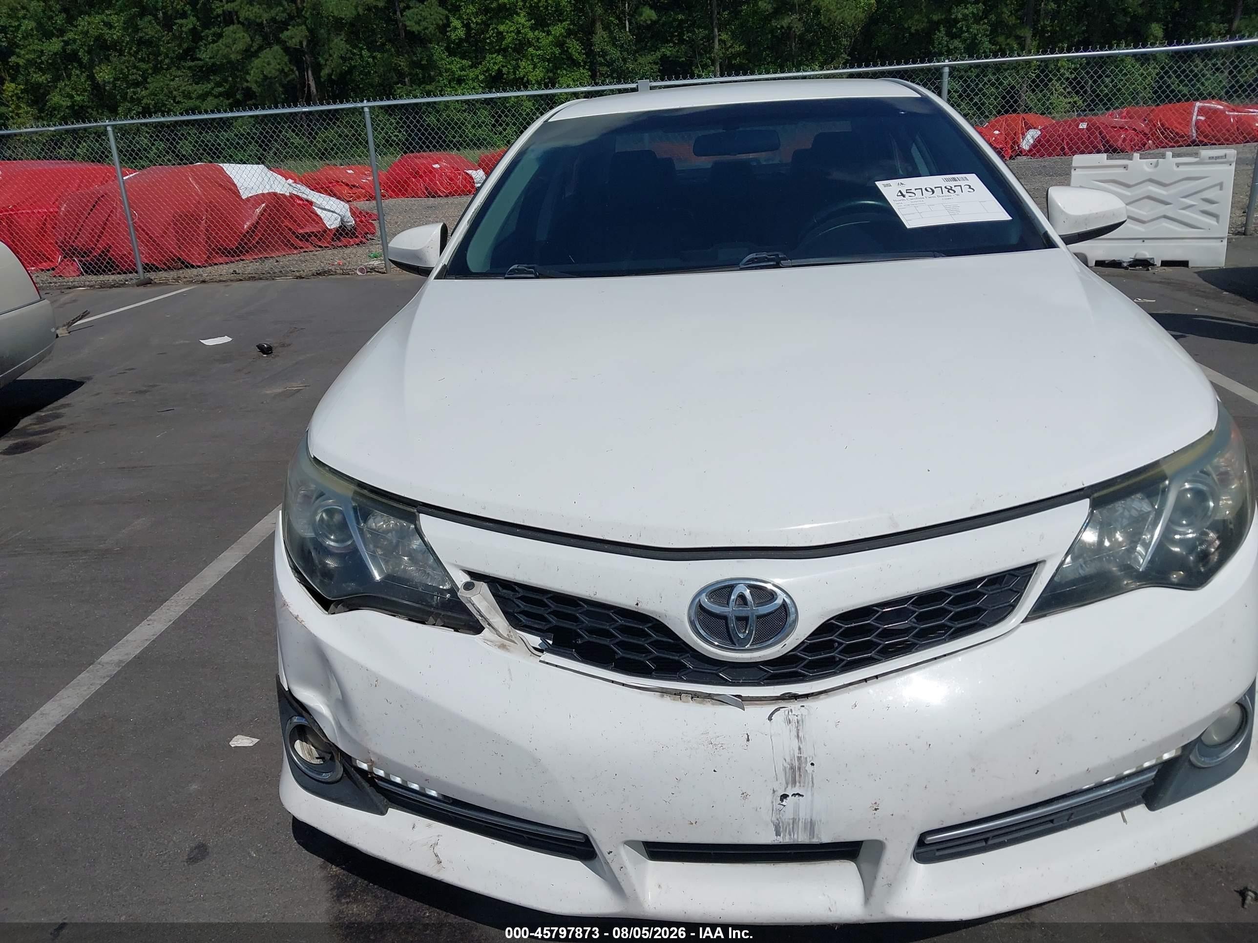 2014 Toyota Camry Se White vin: 4T1BF1FK2EU322575