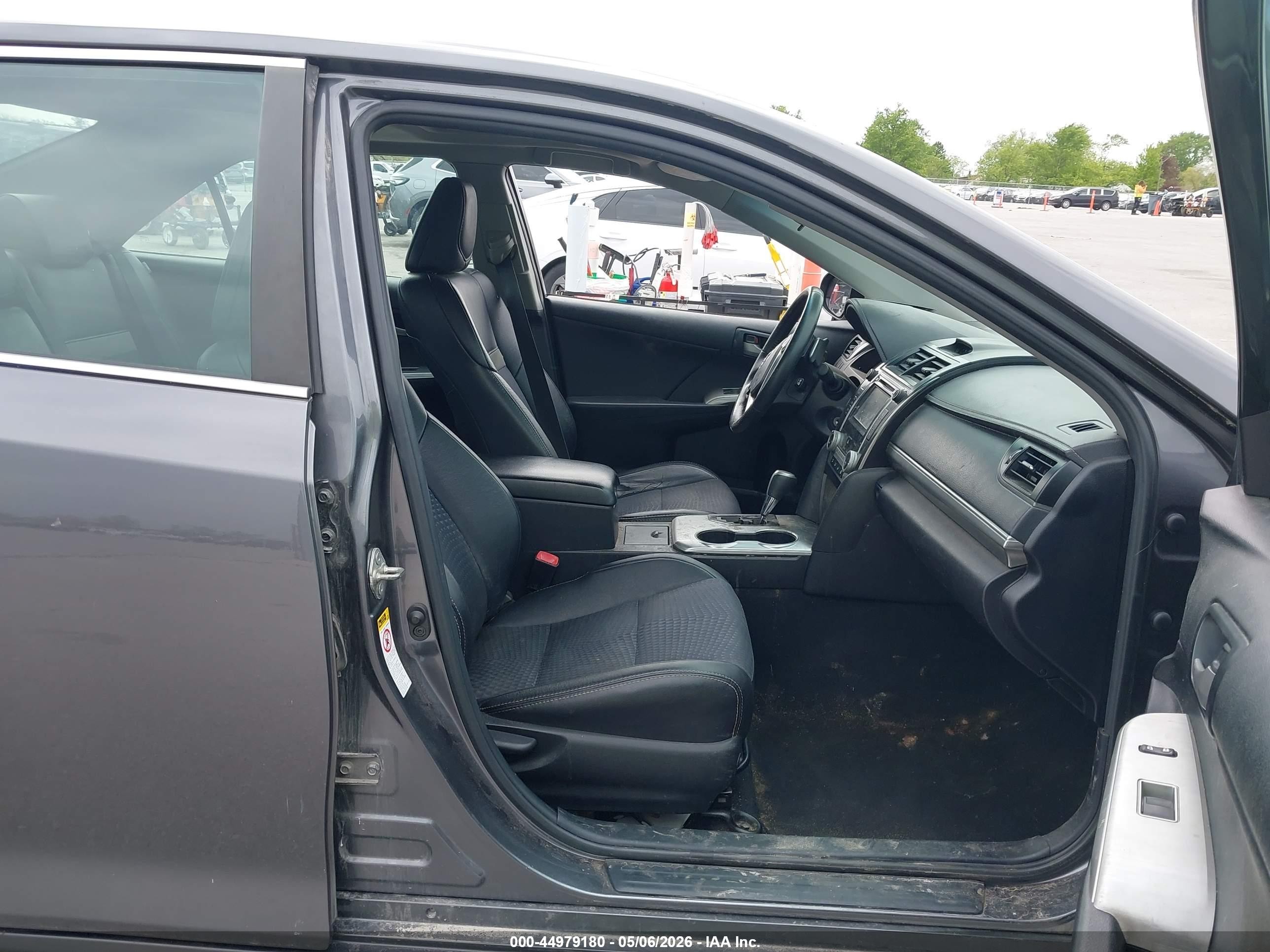 2014 Toyota Camry Se Серый vin: 4T1BF1FK2EU329493