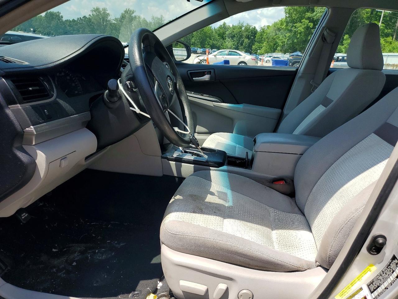 2014 Toyota /s/le/xle Silver vin: 4T1BF1FK2EU348545