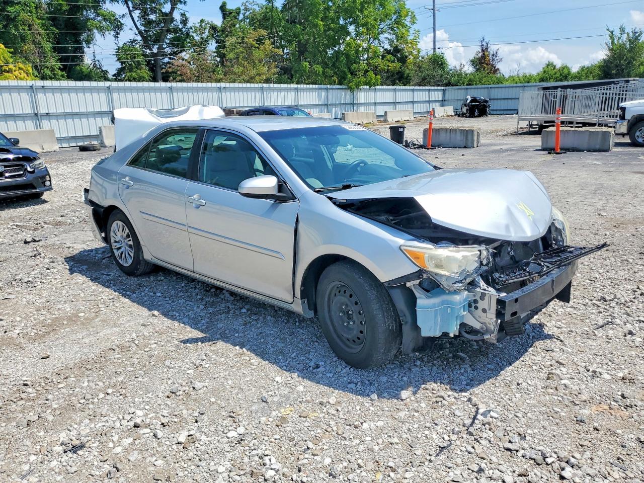 2014 Toyota /s/le/xle Silver vin: 4T1BF1FK2EU348545