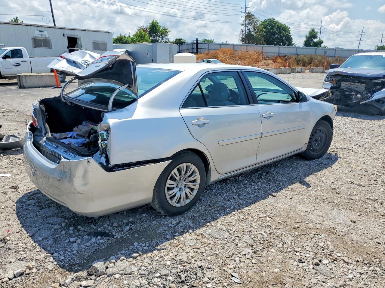 2014 Toyota /s/le/xle Silver vin: 4T1BF1FK2EU348545