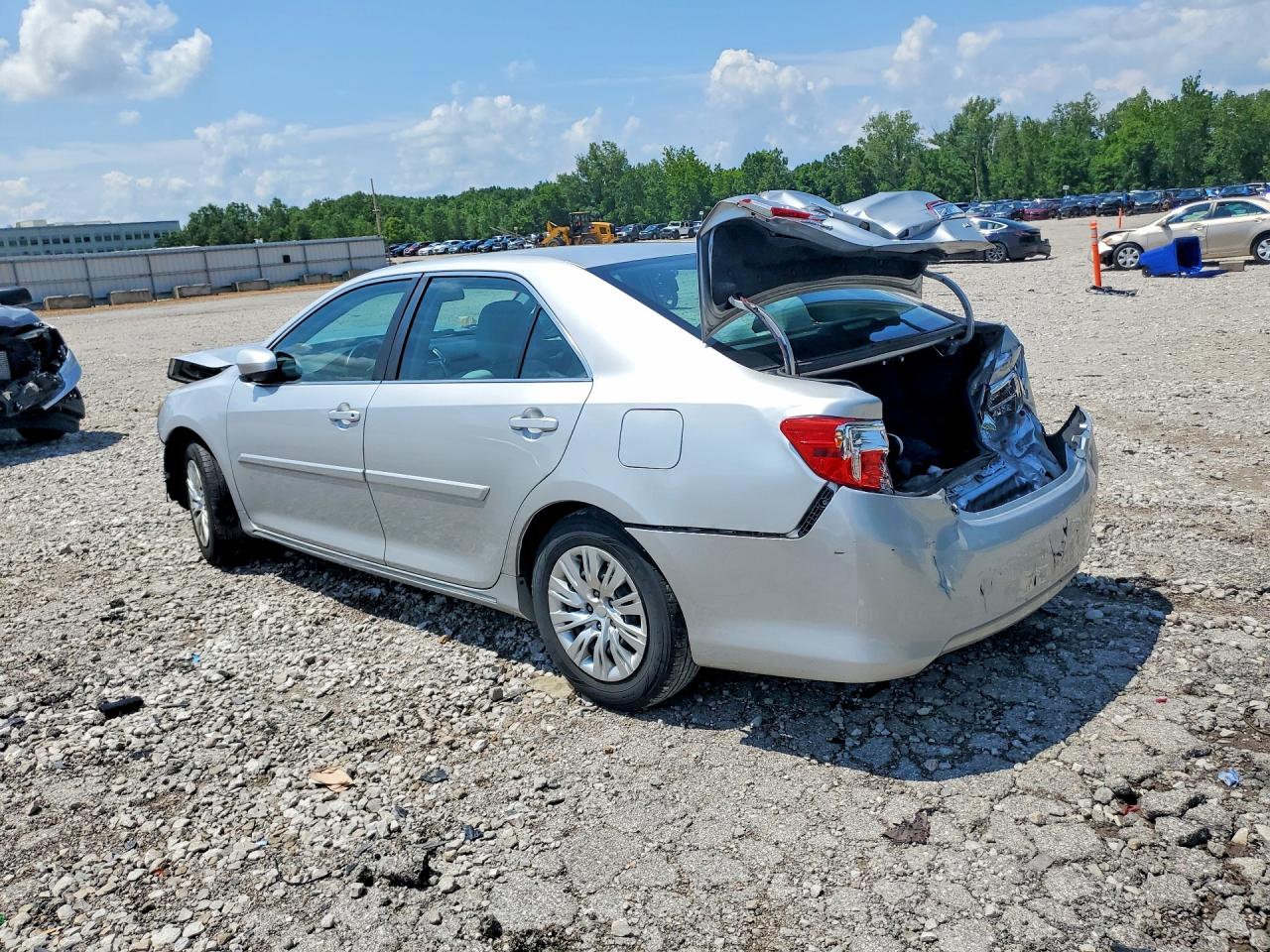 2014 Toyota /s/le/xle Silver vin: 4T1BF1FK2EU348545