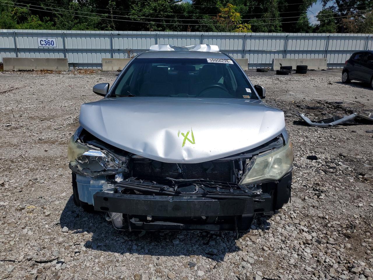 2014 Toyota /s/le/xle Silver vin: 4T1BF1FK2EU348545