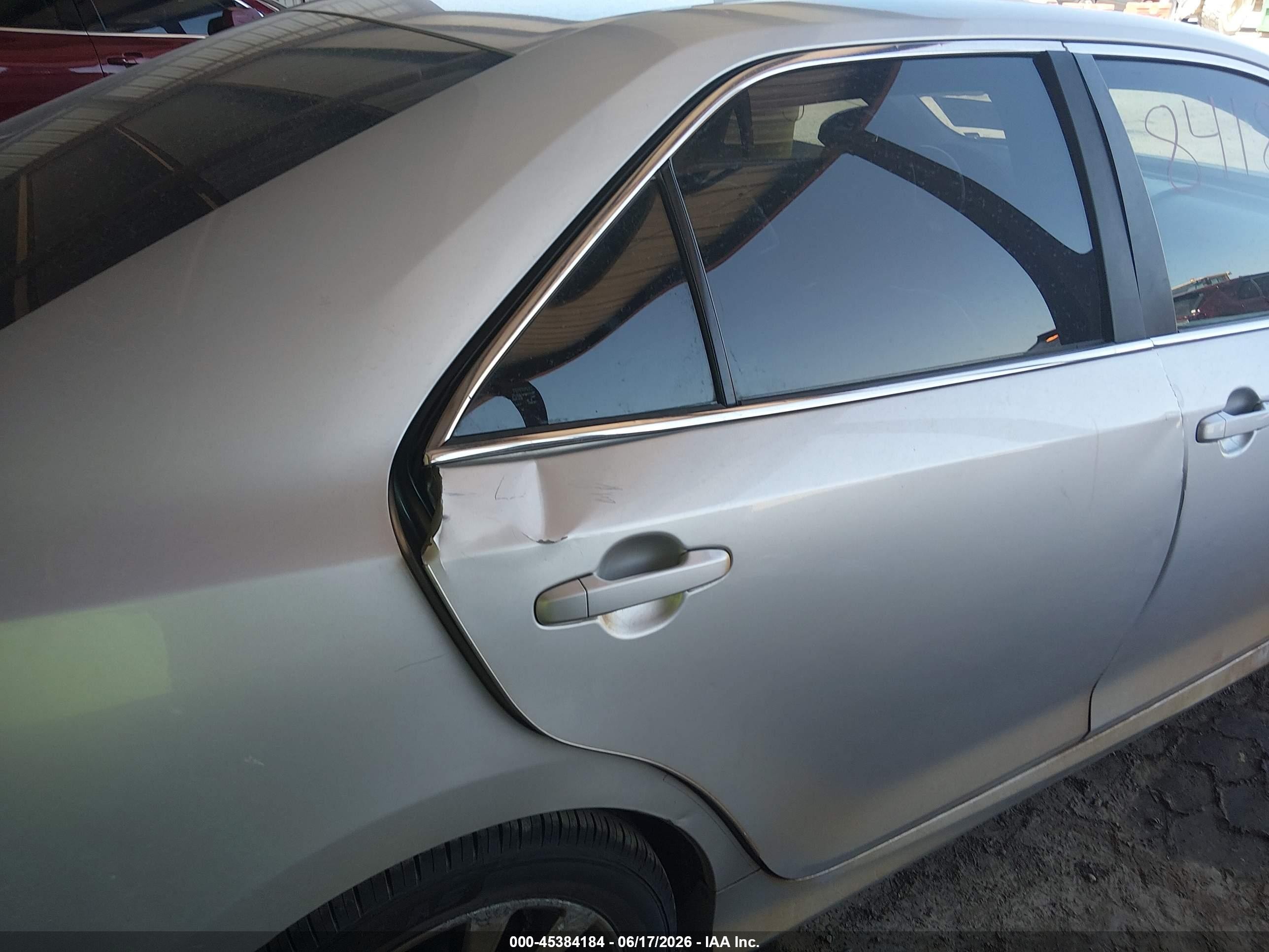 2014 Toyota Camry Se Серебряный vin: 4T1BF1FK2EU366835