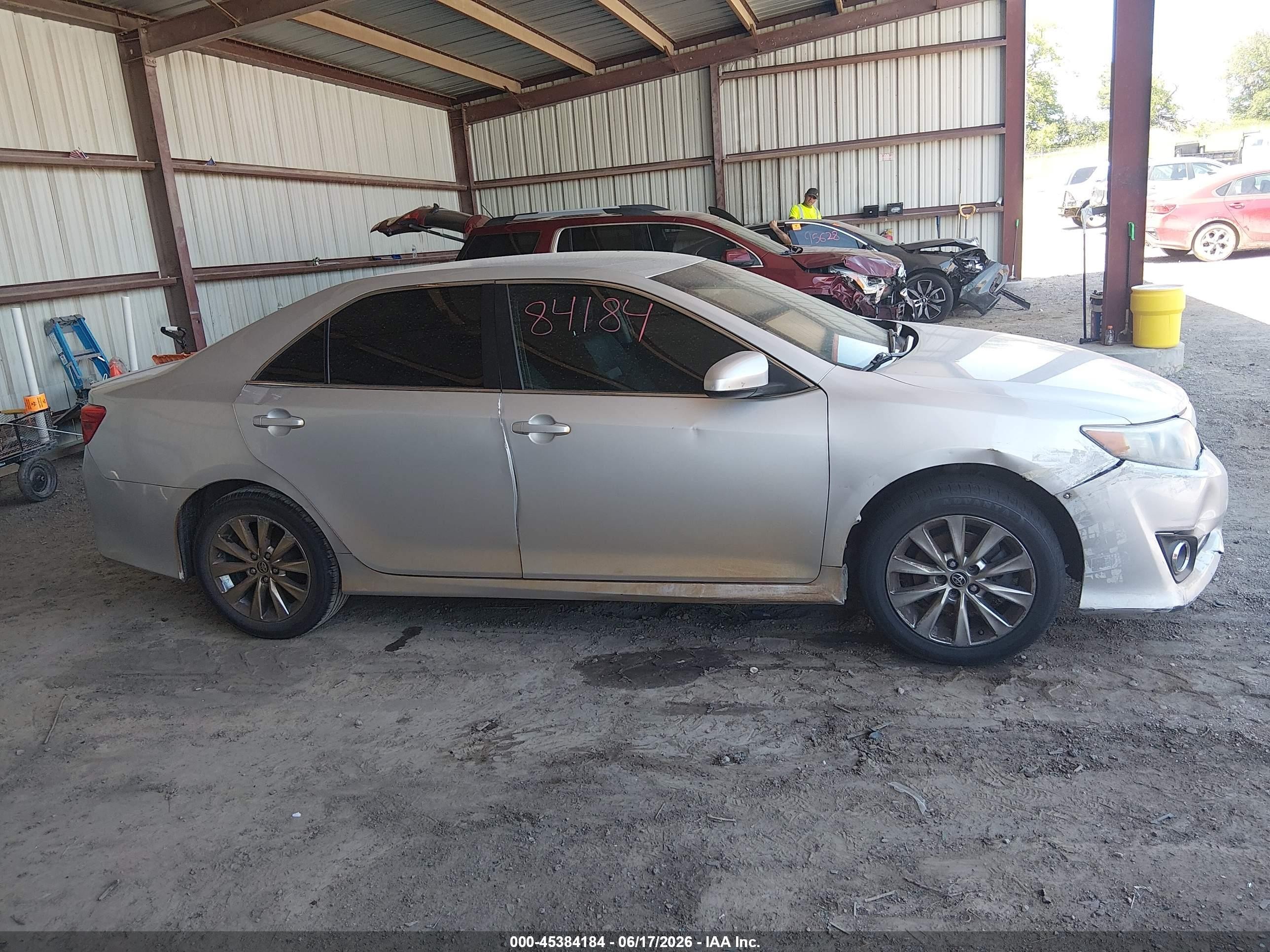 2014 Toyota Camry Se Серебряный vin: 4T1BF1FK2EU366835
