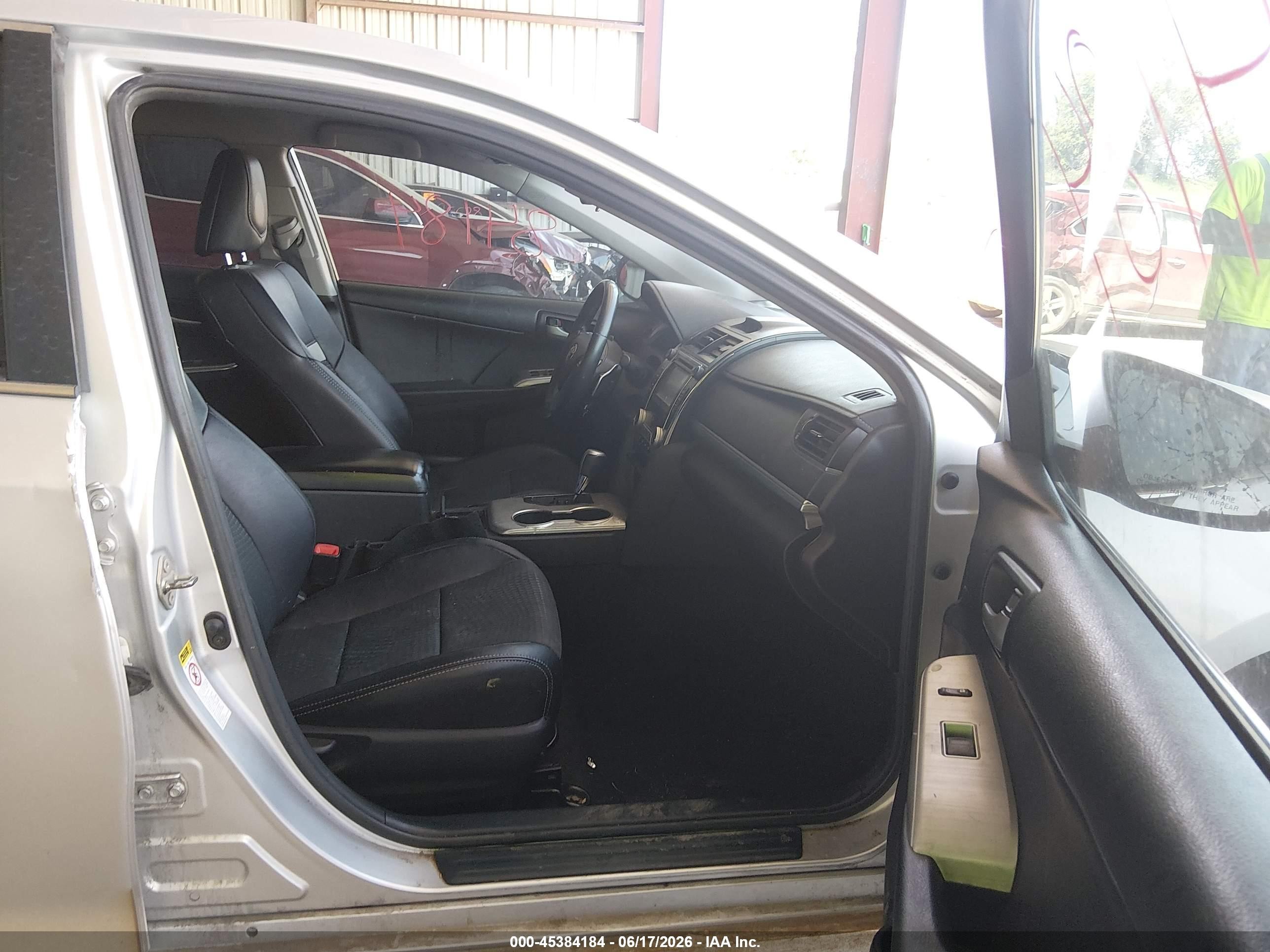 2014 Toyota Camry Se Серебряный vin: 4T1BF1FK2EU366835
