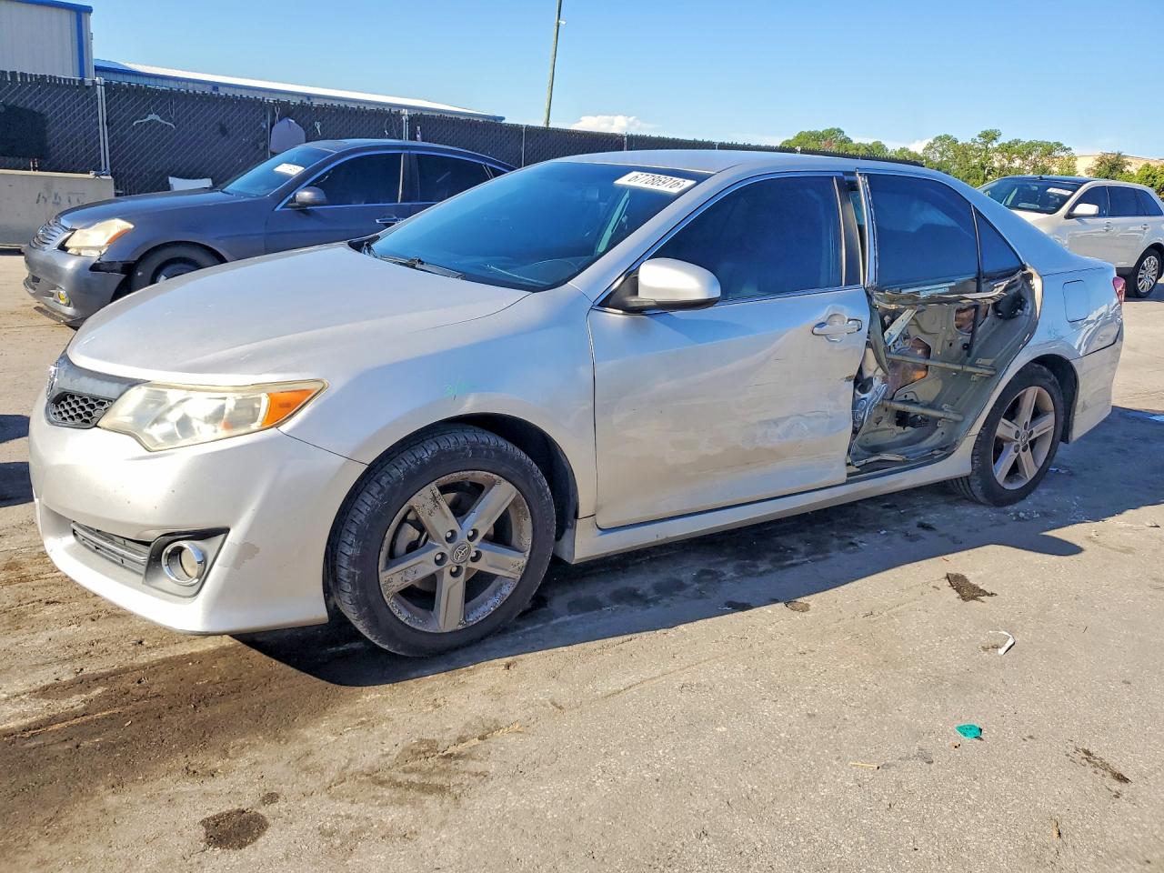 2014 Toyota Camry Se Серебряный vin: 4T1BF1FK2EU376281