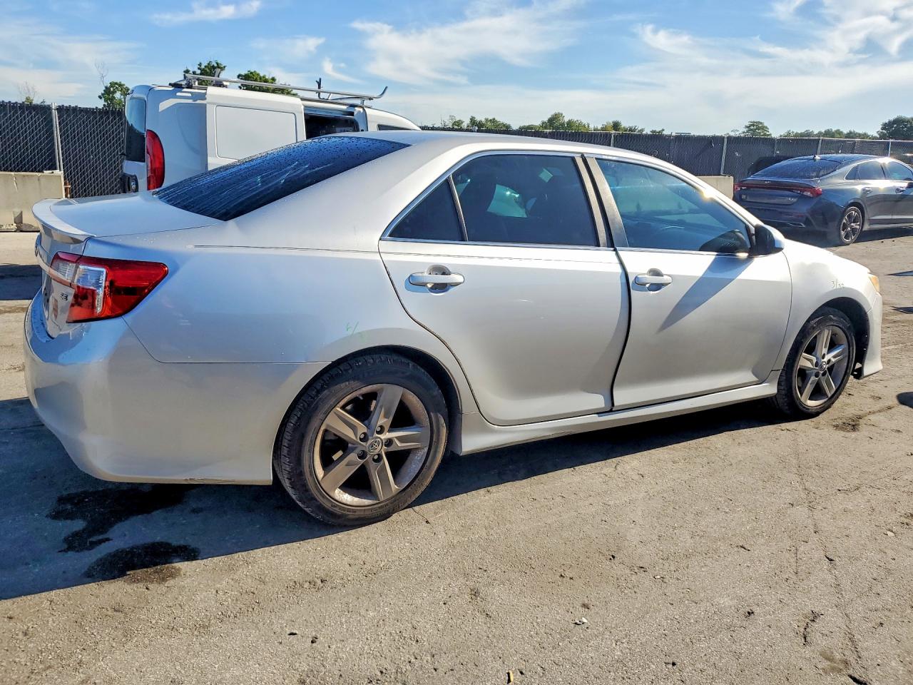 2014 Toyota Camry Se Серебряный vin: 4T1BF1FK2EU376281