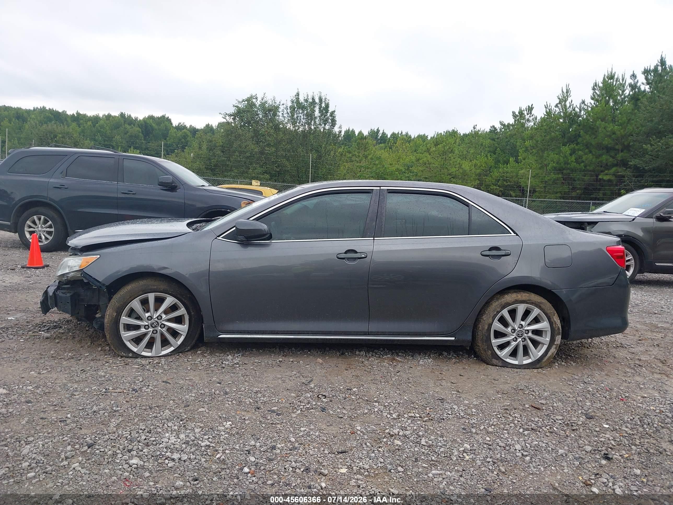 2014 Toyota Camry Le Gray vin: 4T1BF1FK2EU377298