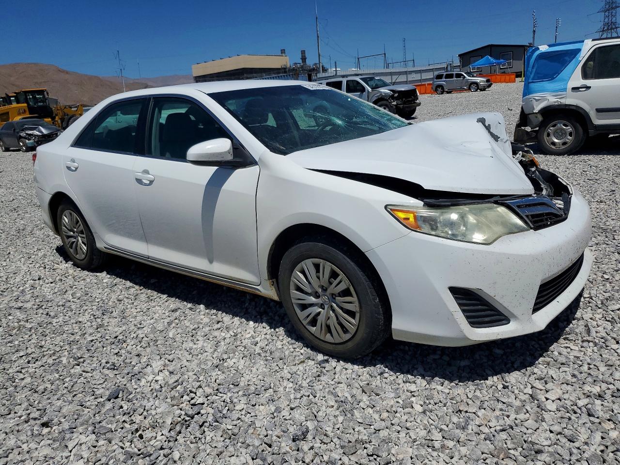 2014 Toyota Camry White vin: 4T1BF1FK2EU382131