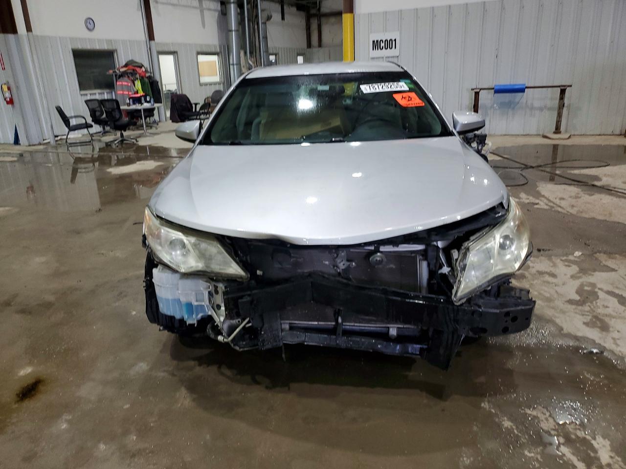 2014 Toyota Camry Le Silver vin: 4T1BF1FK2EU419517
