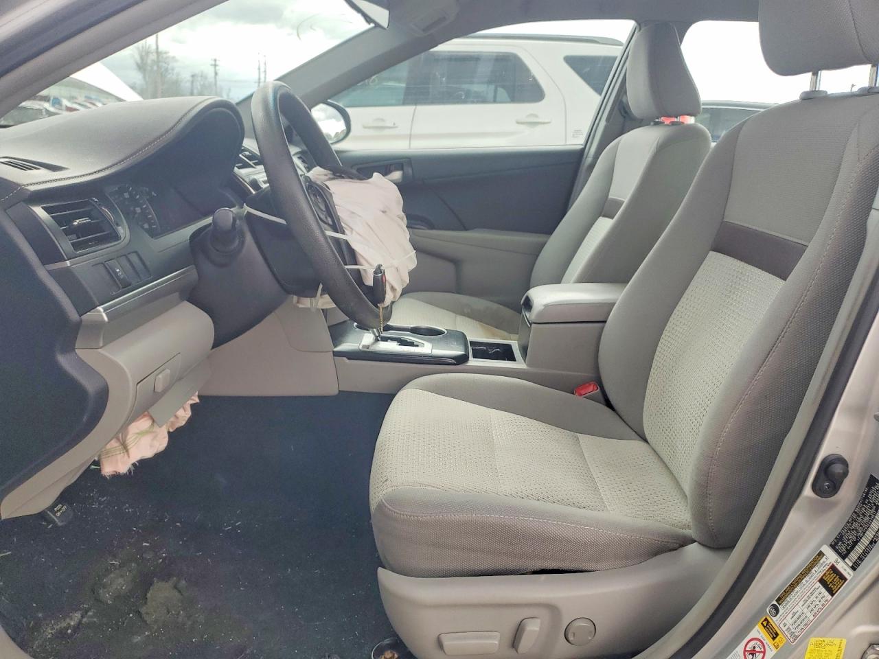 2014 Toyota Camry Le Silver vin: 4T1BF1FK2EU419517