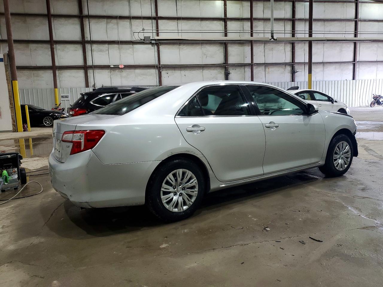 2014 Toyota Camry Le Silver vin: 4T1BF1FK2EU419517