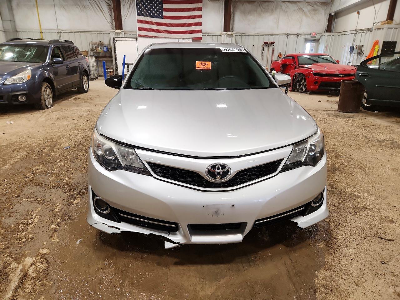 2014 Toyota Camry Se Silver vin: 4T1BF1FK2EU427665