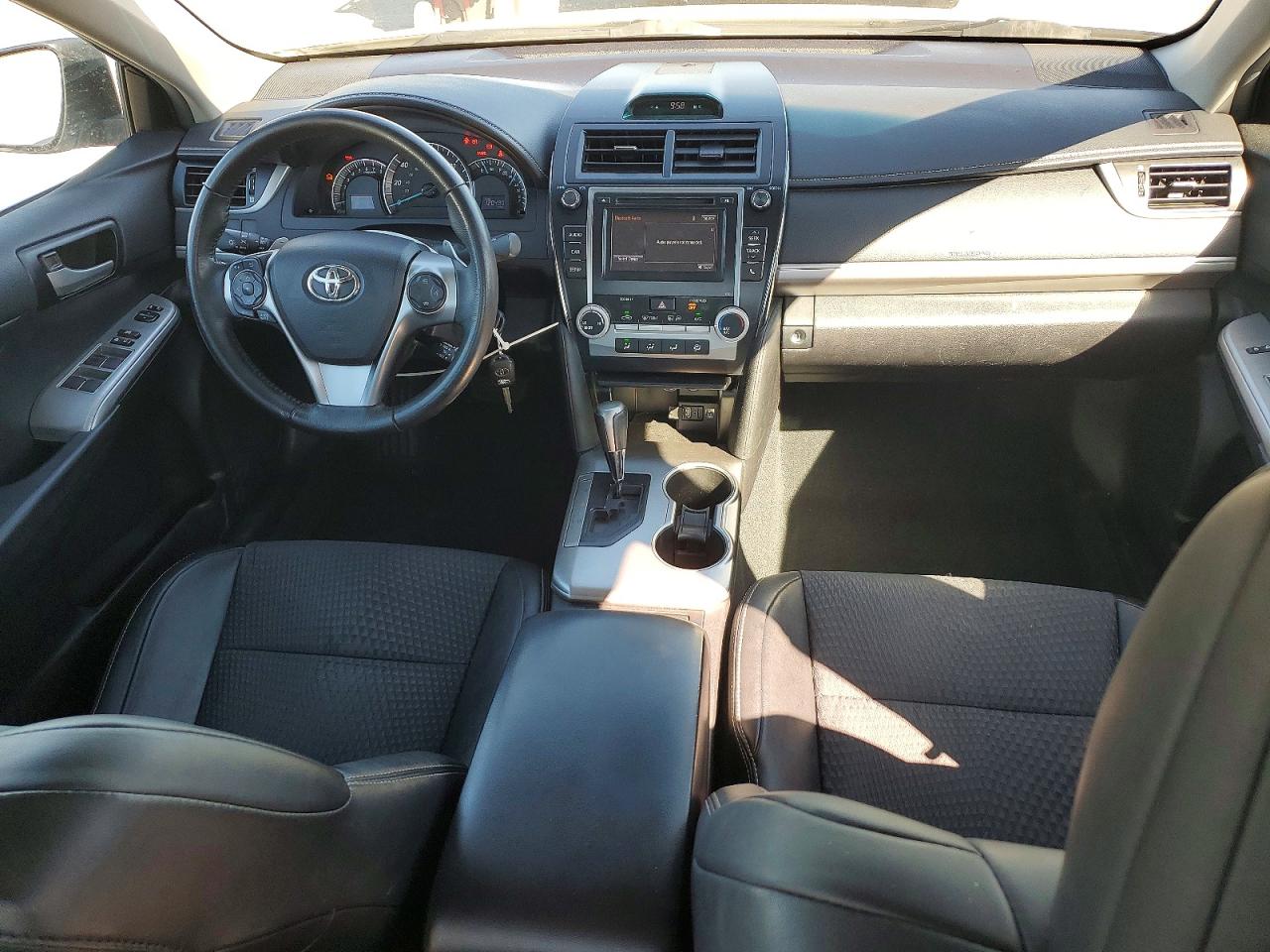 2014 Toyota Camry Se Серебряный vin: 4T1BF1FK2EU440738