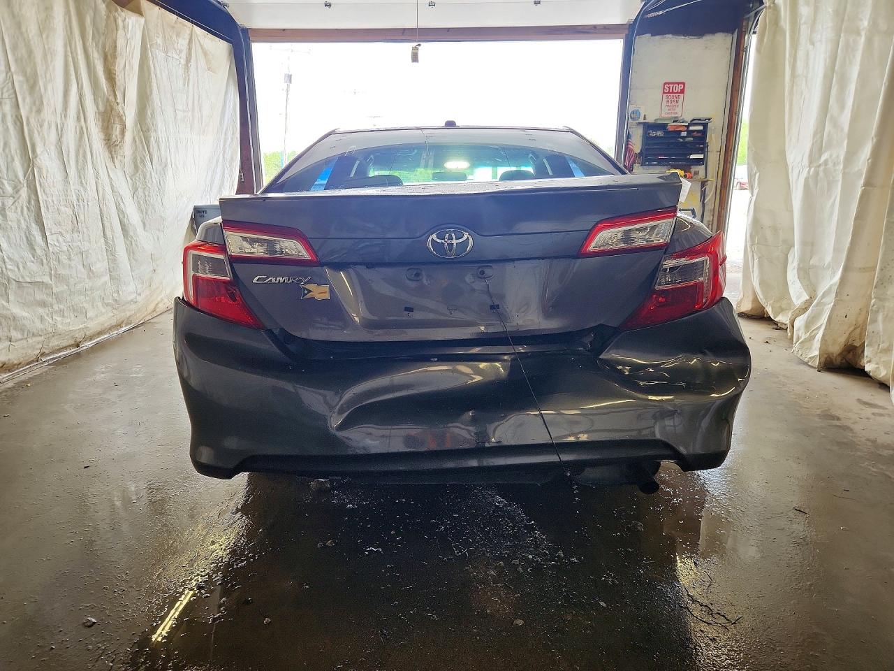 2014 Toyota Camry Le Серый vin: 4T1BF1FK2EU441680