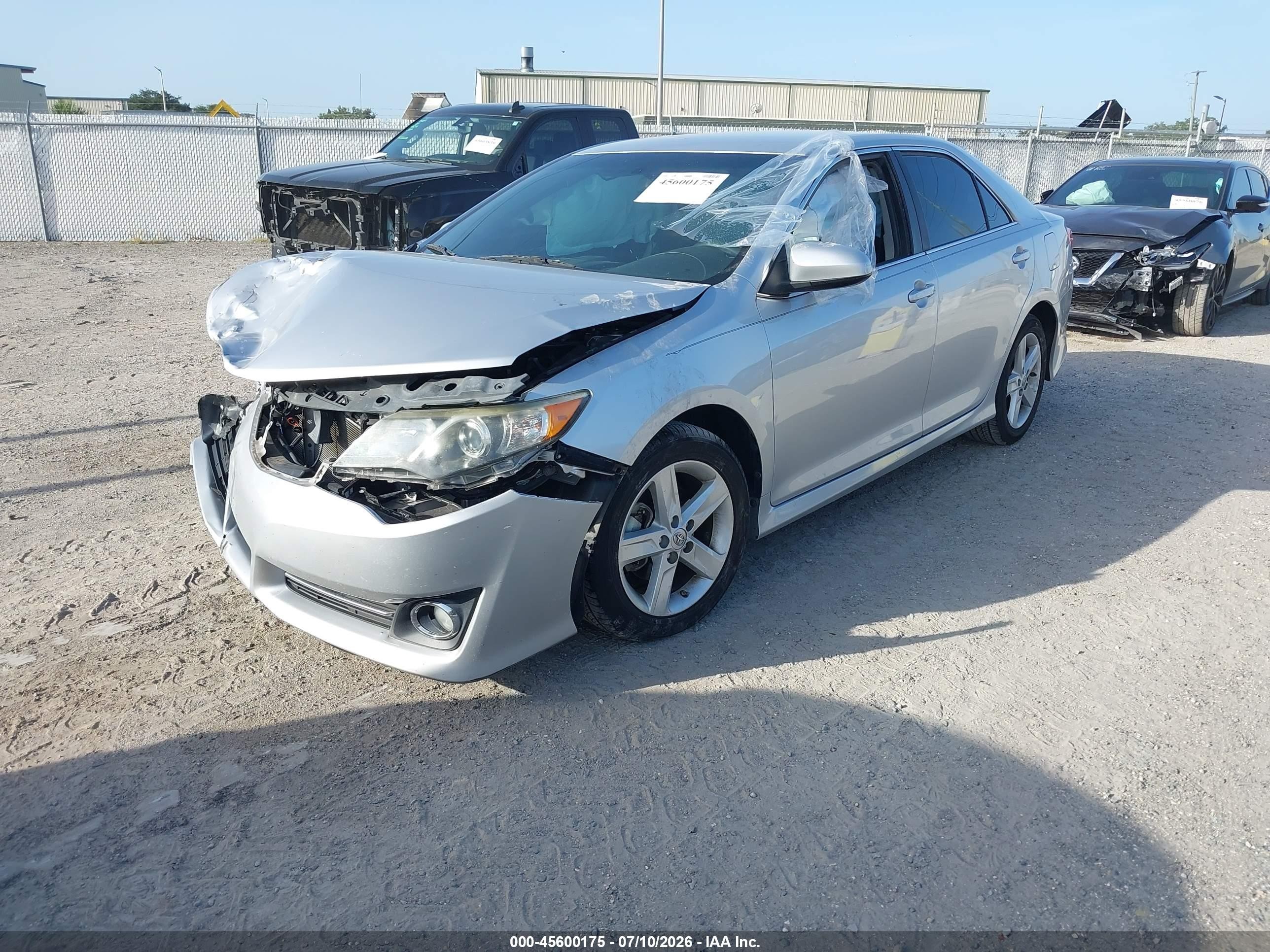 2014 Toyota Camry Se Silver vin: 4T1BF1FK2EU446653