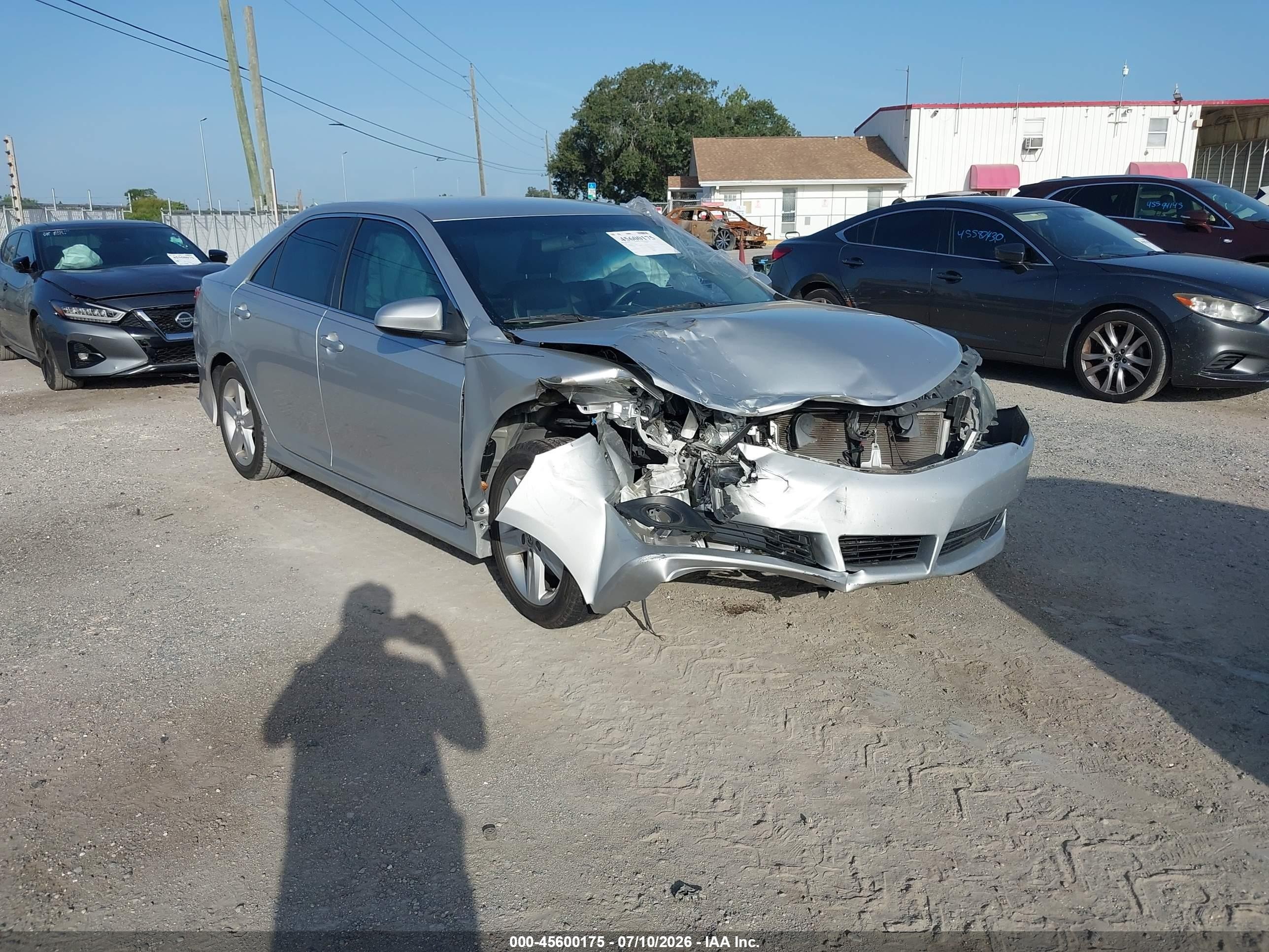 2014 Toyota Camry Se Silver vin: 4T1BF1FK2EU446653