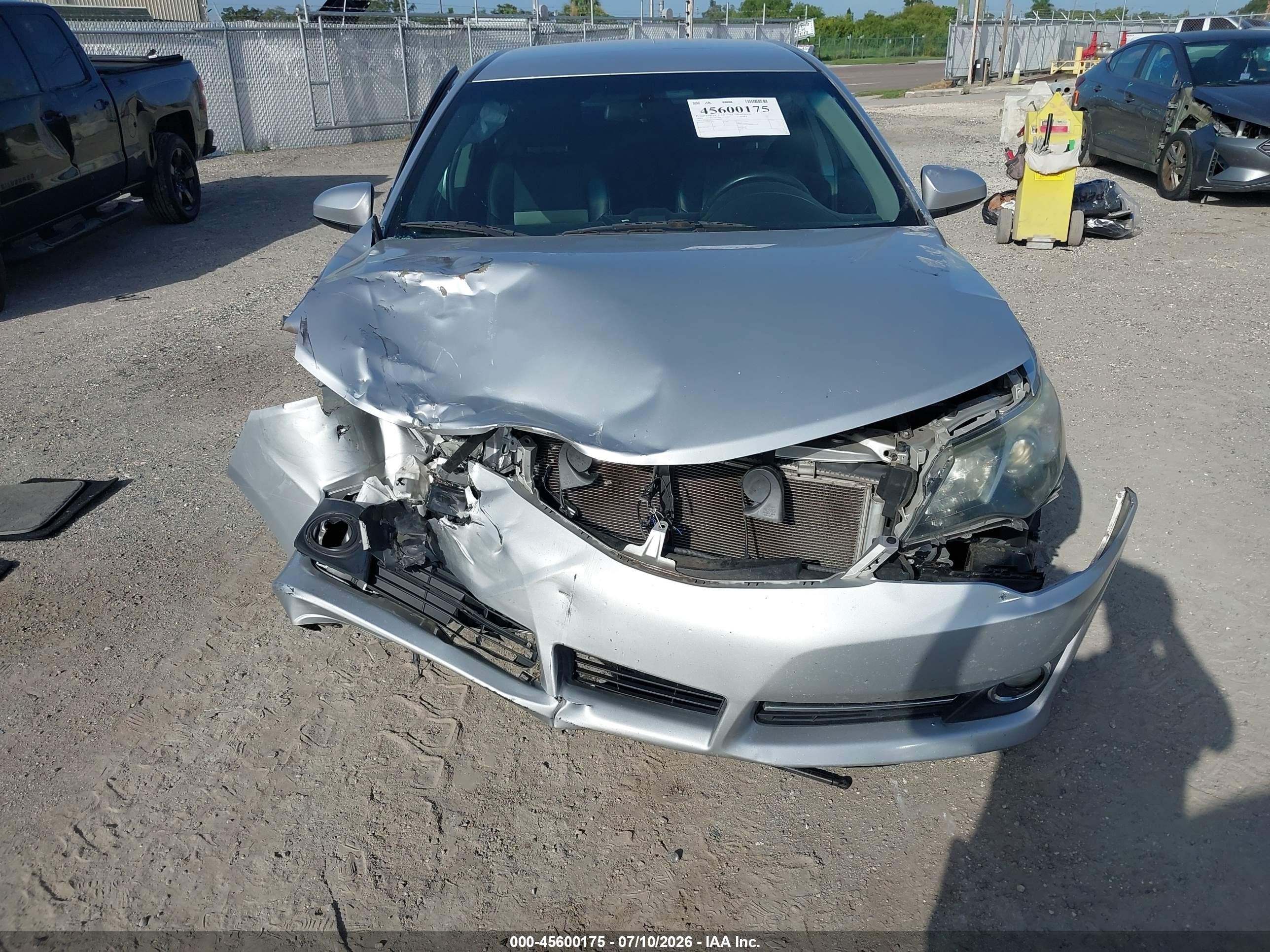 2014 Toyota Camry Se Silver vin: 4T1BF1FK2EU446653