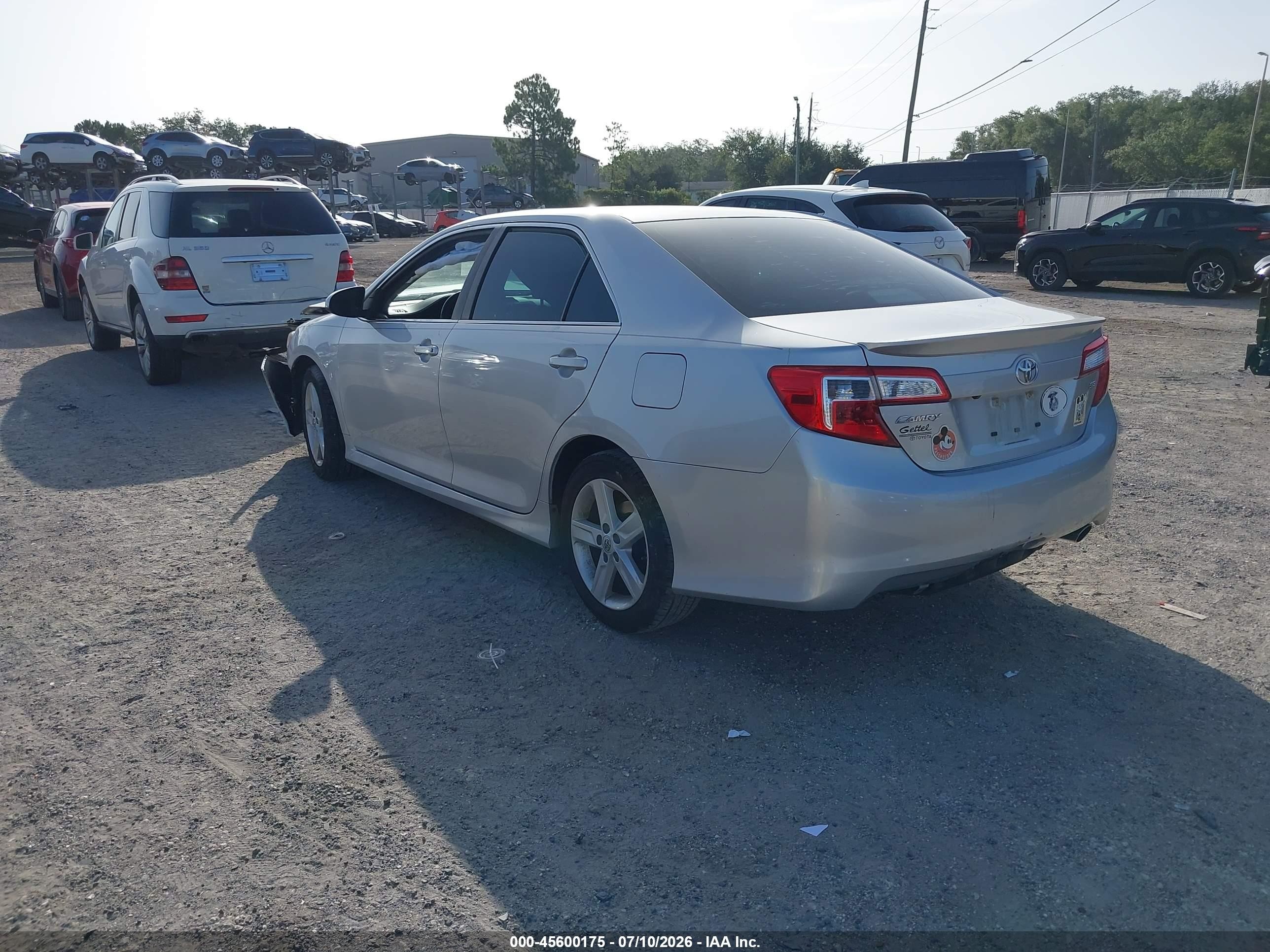 2014 Toyota Camry Se Silver vin: 4T1BF1FK2EU446653