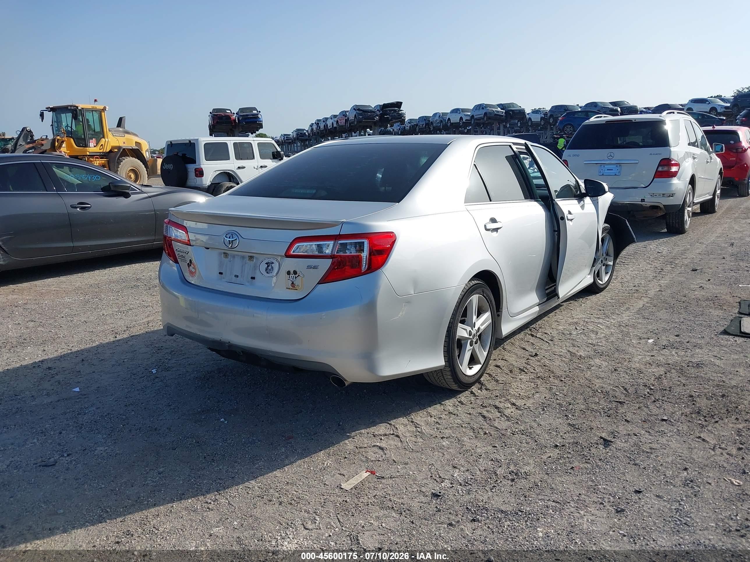 2014 Toyota Camry Se Silver vin: 4T1BF1FK2EU446653