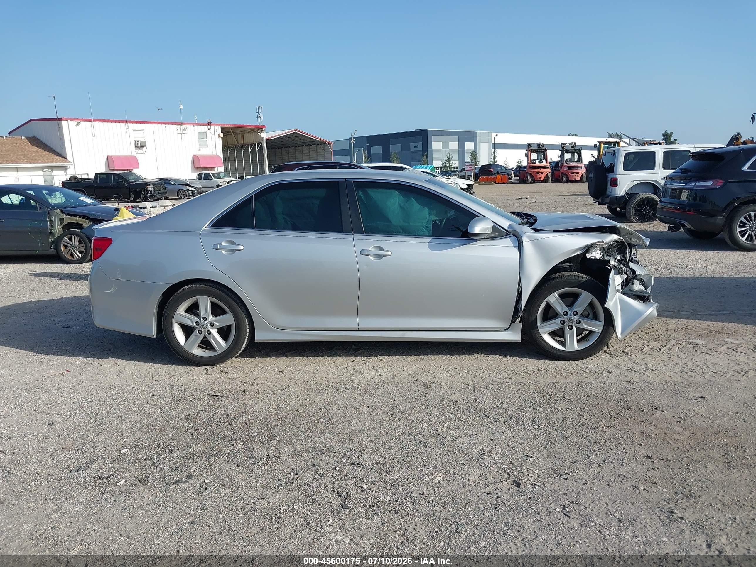 2014 Toyota Camry Se Silver vin: 4T1BF1FK2EU446653