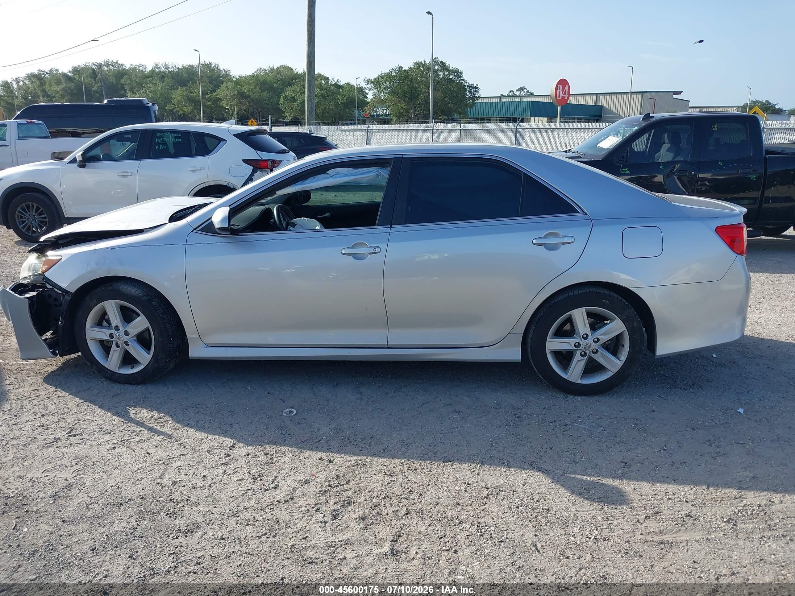 2014 Toyota Camry Se Silver vin: 4T1BF1FK2EU446653