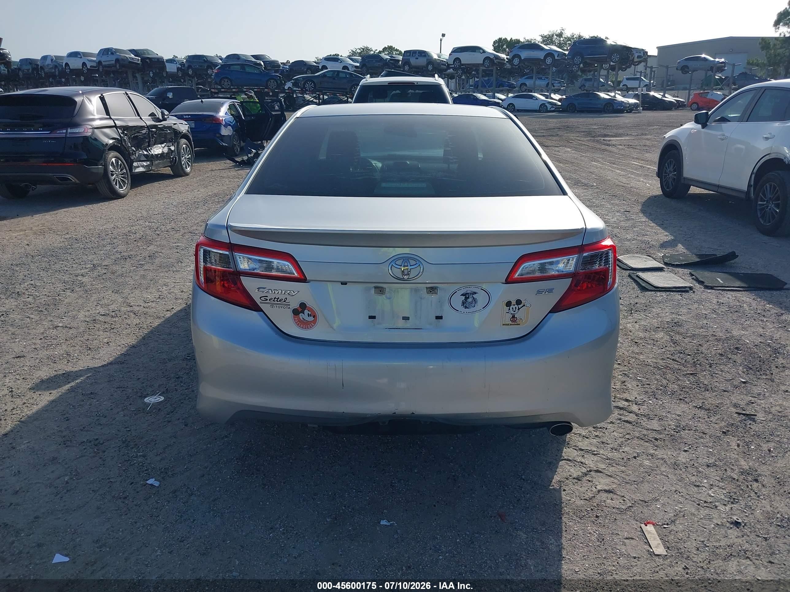 2014 Toyota Camry Se Silver vin: 4T1BF1FK2EU446653
