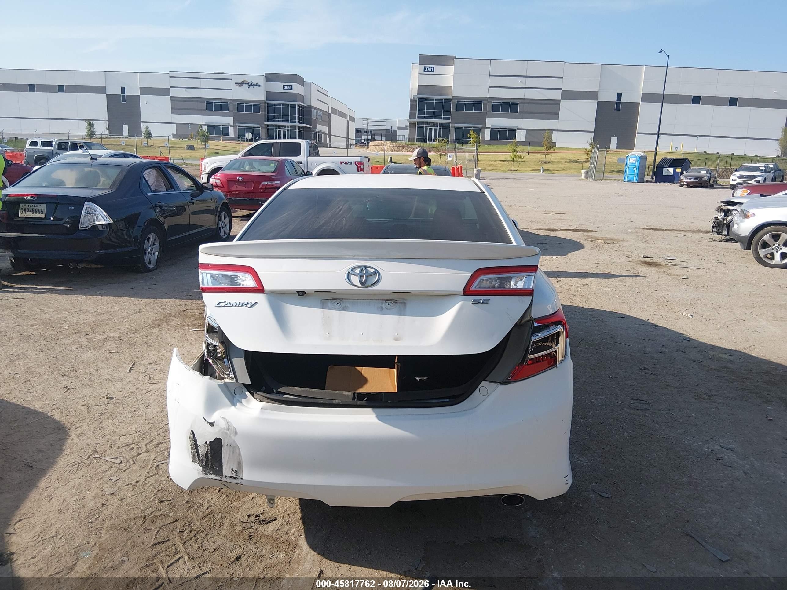 2014 Toyota Camry Se White vin: 4T1BF1FK2EU459323