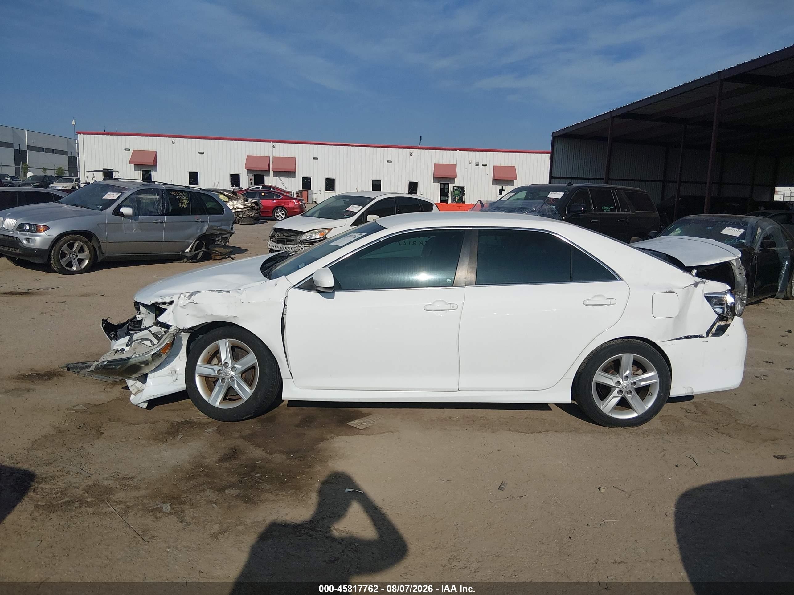 2014 Toyota Camry Se White vin: 4T1BF1FK2EU459323