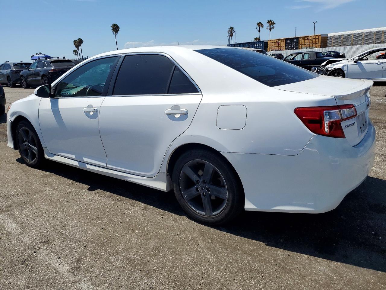 2014 Toyota Camry Se White vin: 4T1BF1FK2EU463677