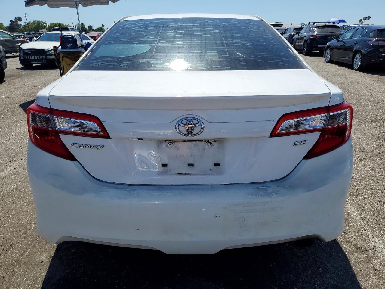 2014 Toyota Camry Se White vin: 4T1BF1FK2EU463677
